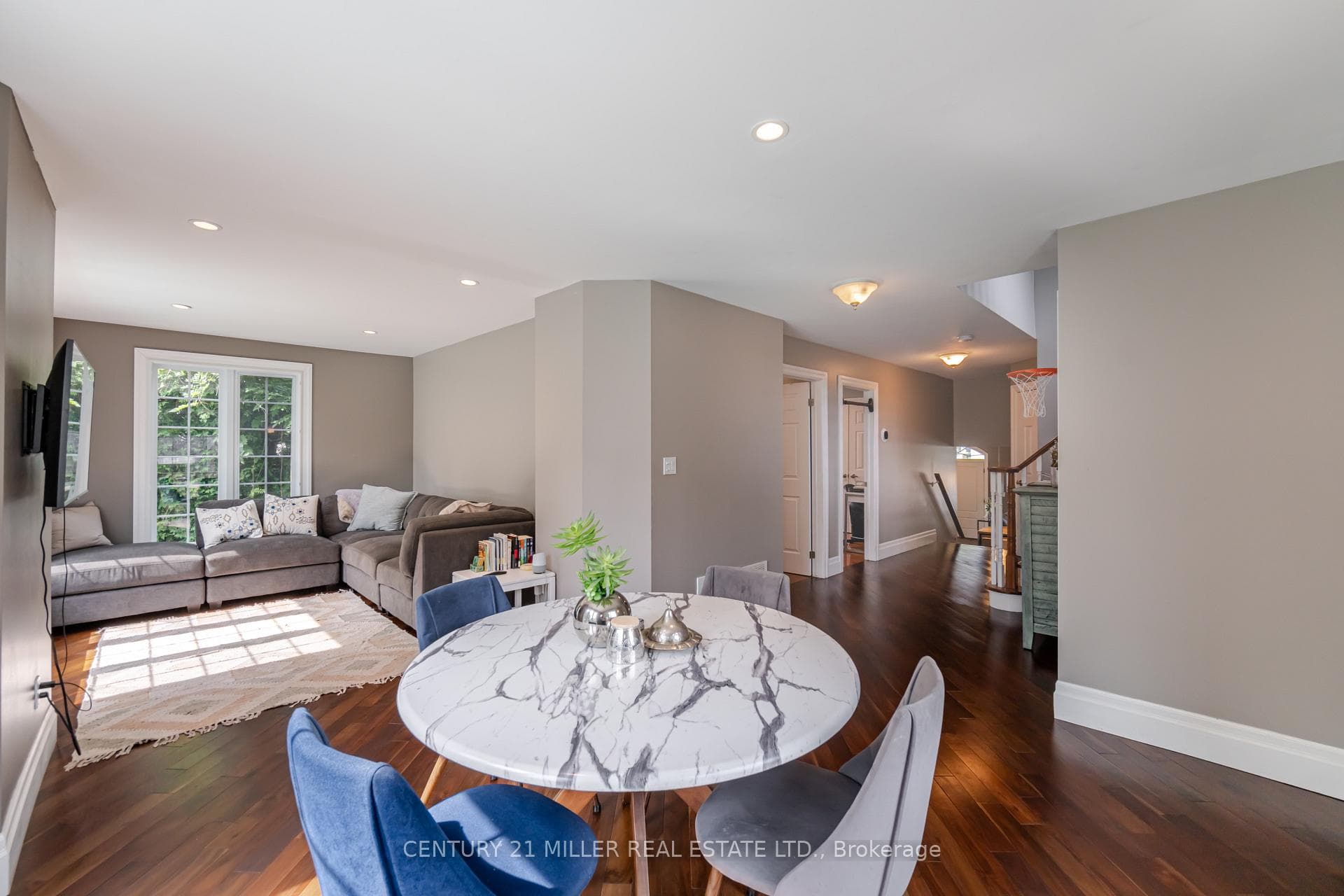 1316 Humphreys Crescent photo 14