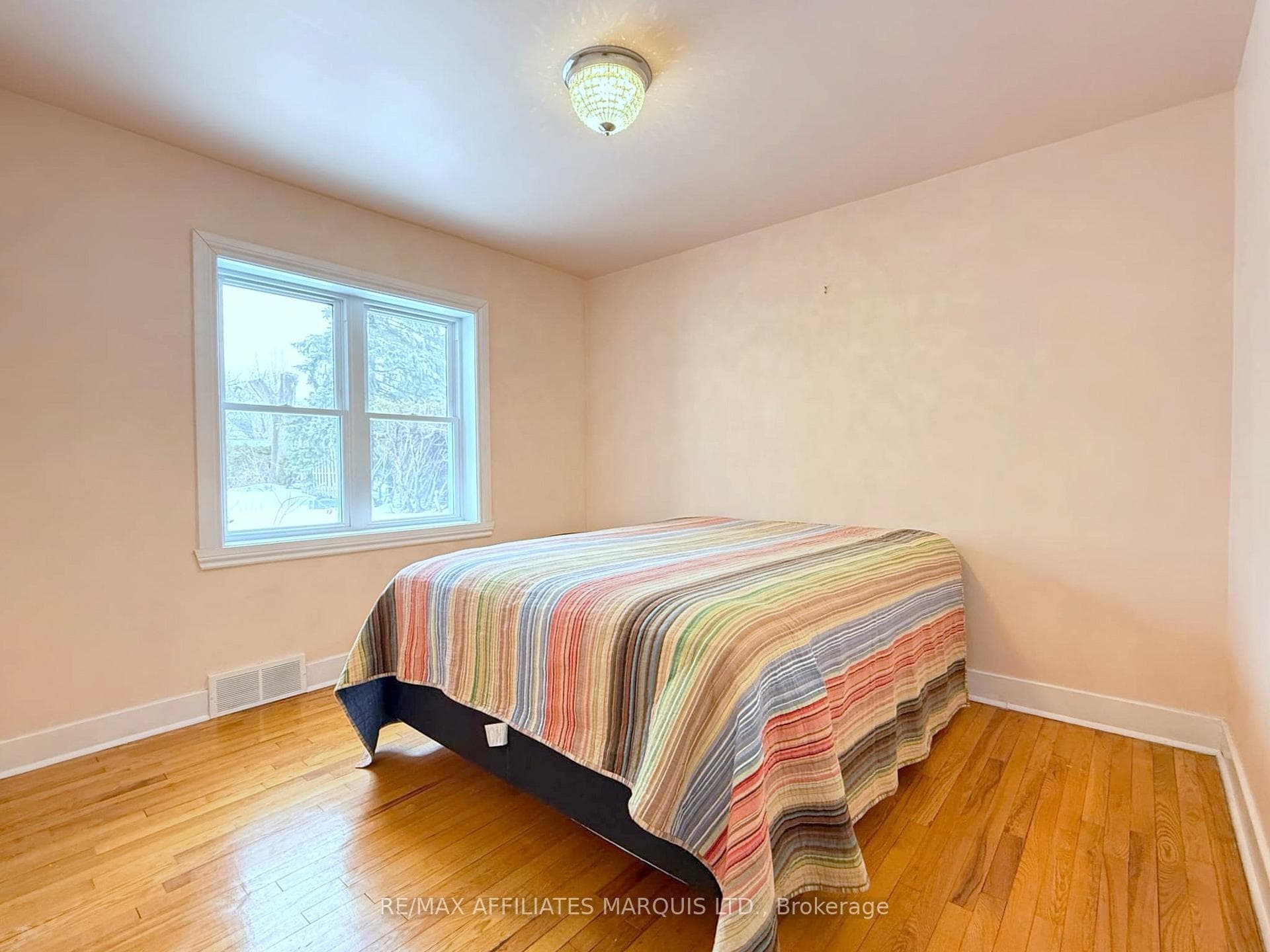 1601 Queen Street photo 28