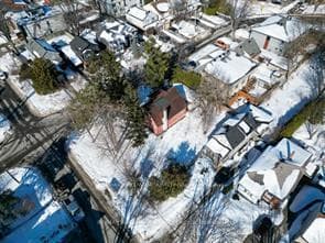 641 Tweedsmuir Avenue photo 8