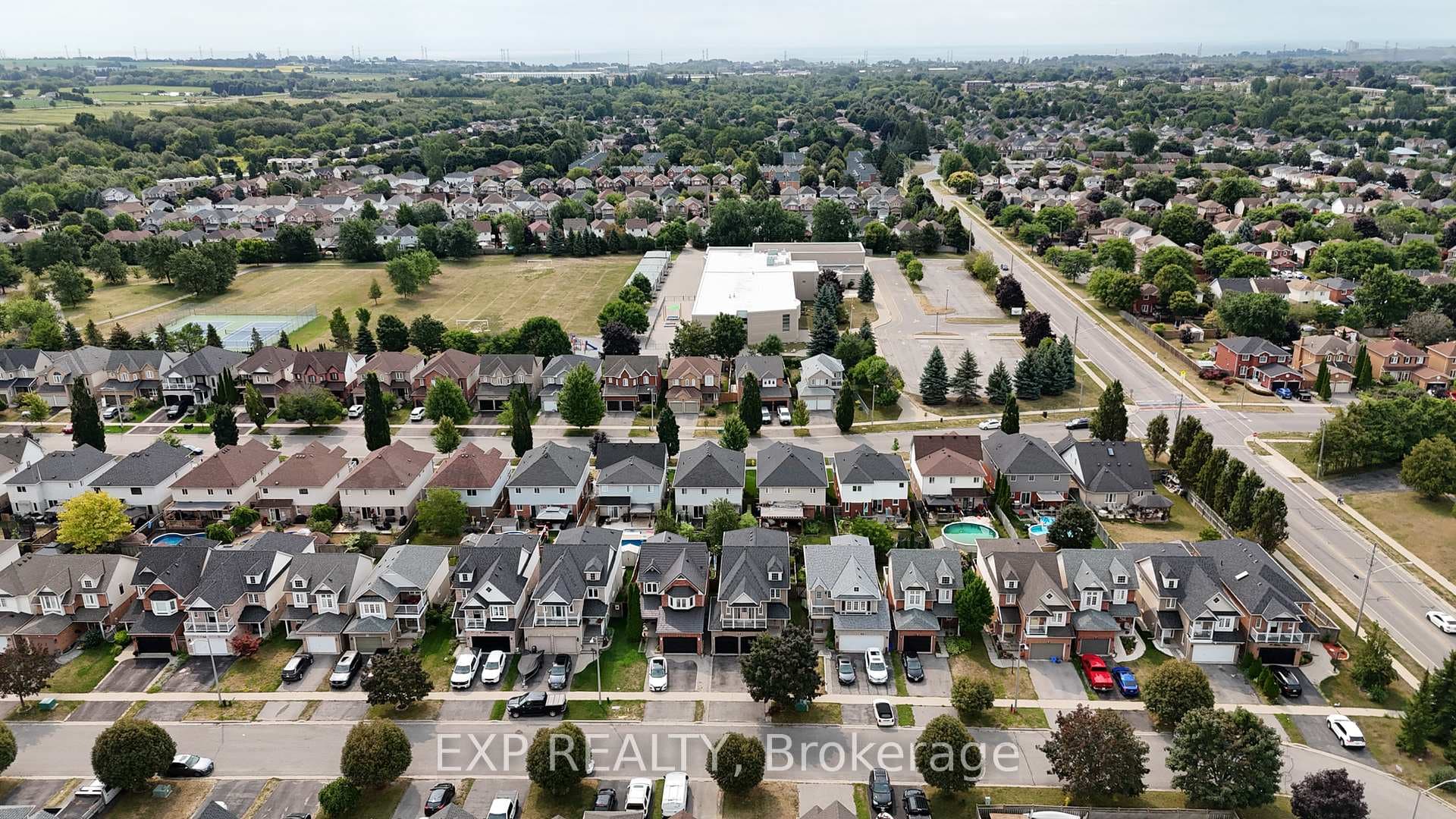 75 Hutton Place photo 47