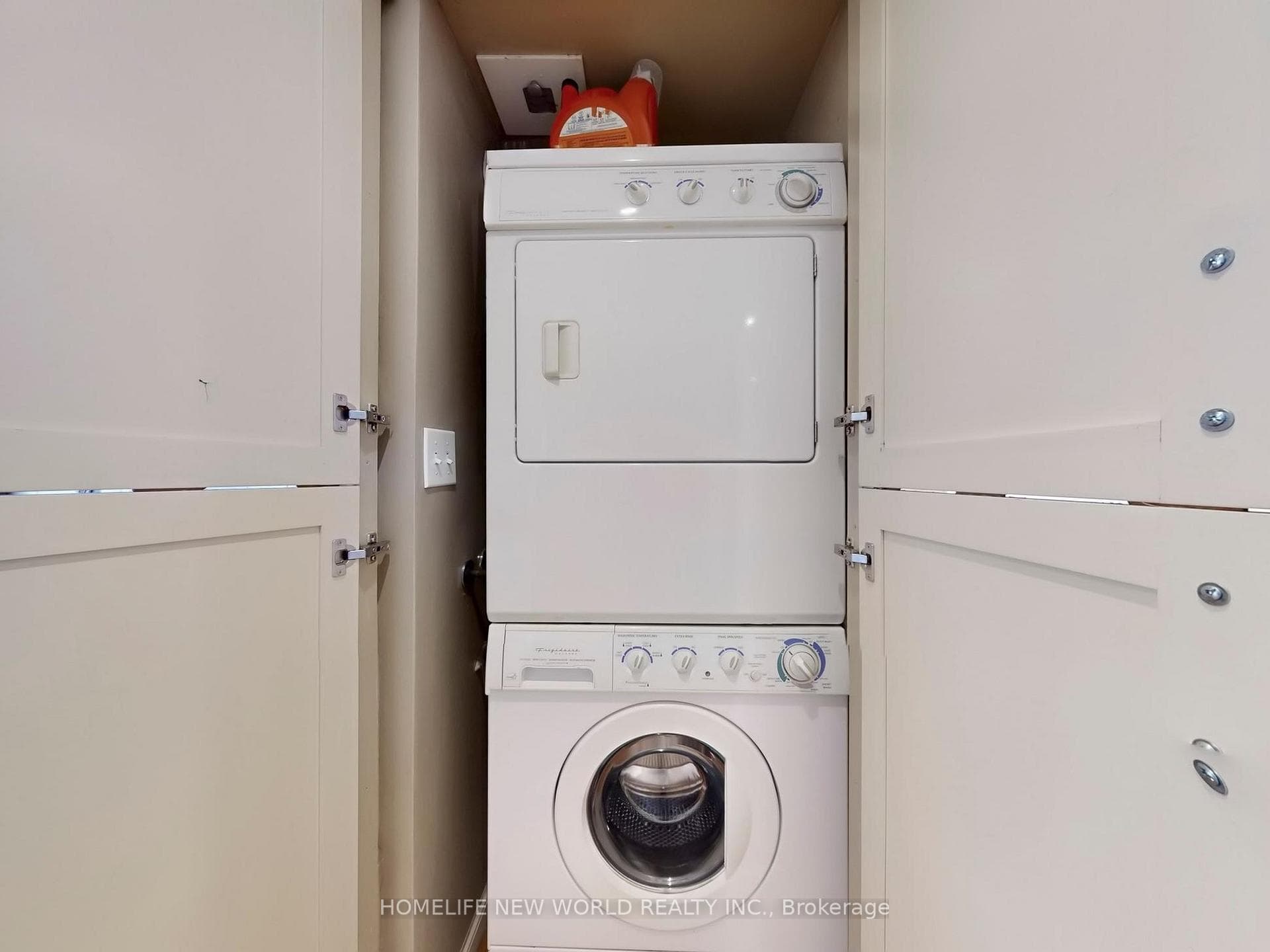 7 Carlton Street Unit 1206 photo 28