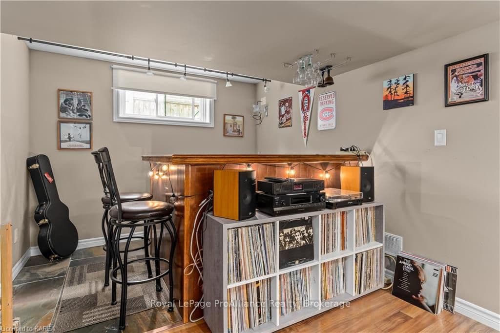1455 ALBANY Drive photo 32