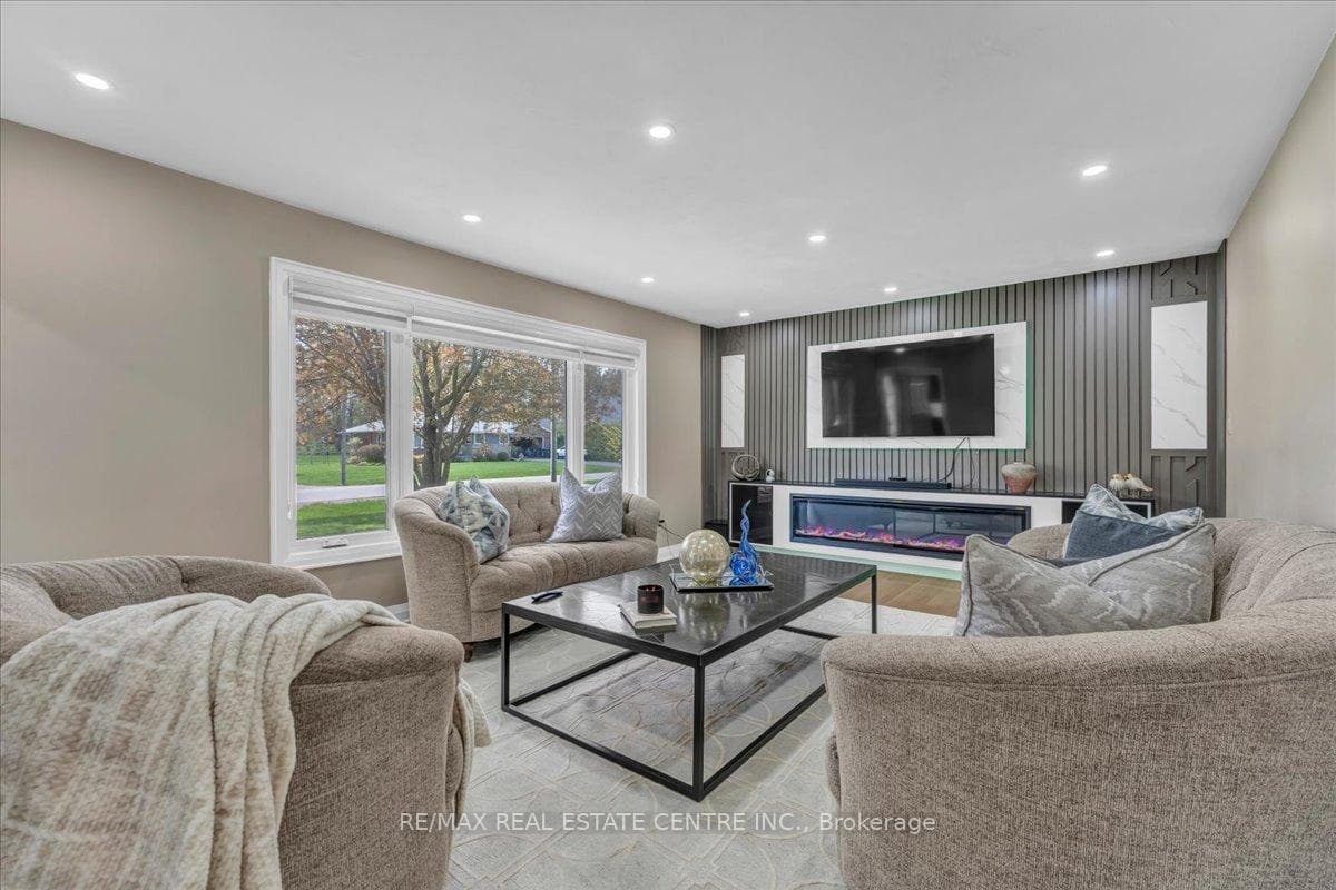 6 Maple Grove Road photo 14
