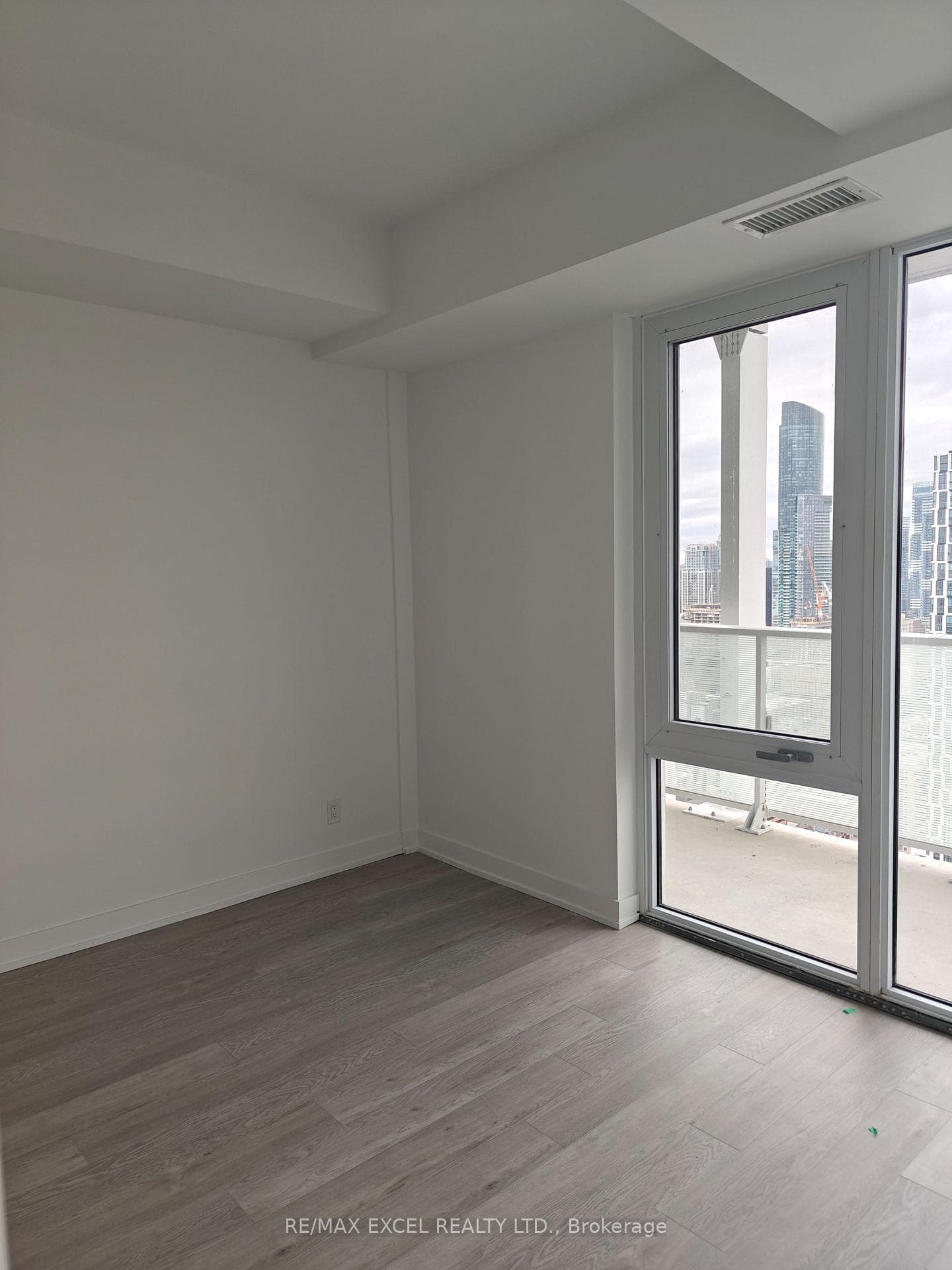 88 Queen Street Unit 4912 photo 17