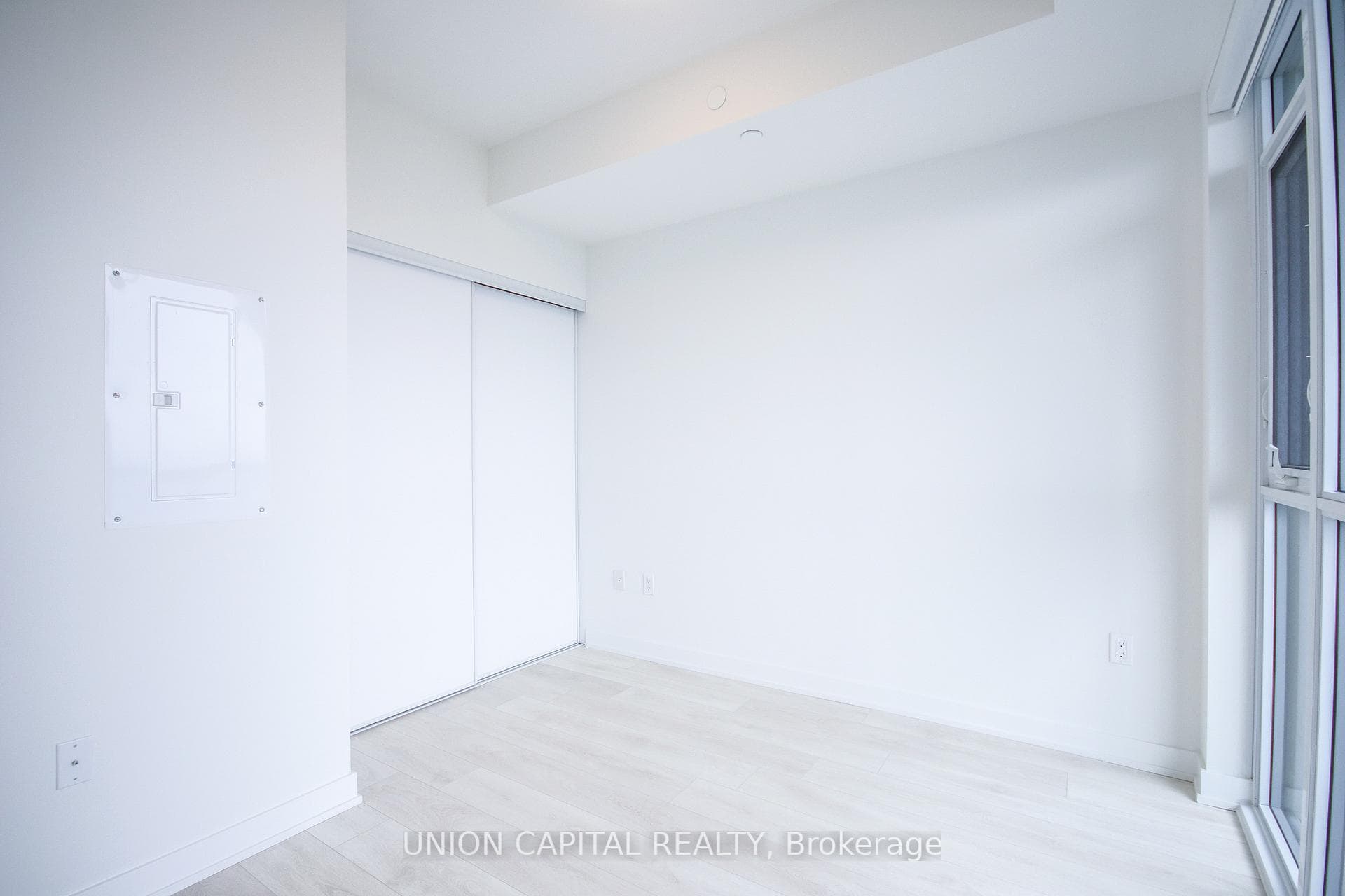 30 ORDNANCE Street Unit 2206 photo 12