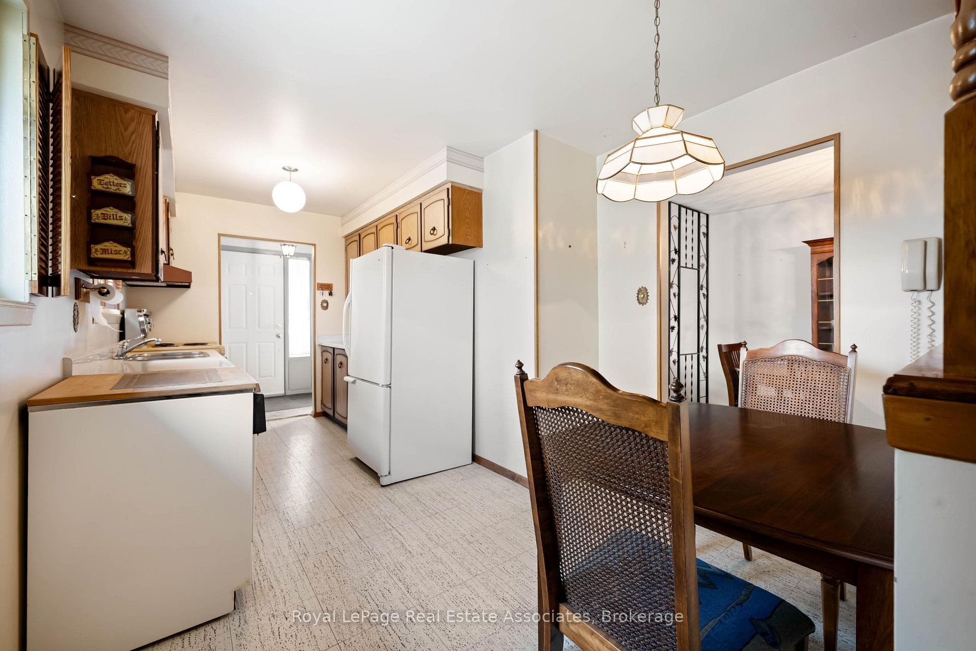 256 Archdekin Drive photo 11