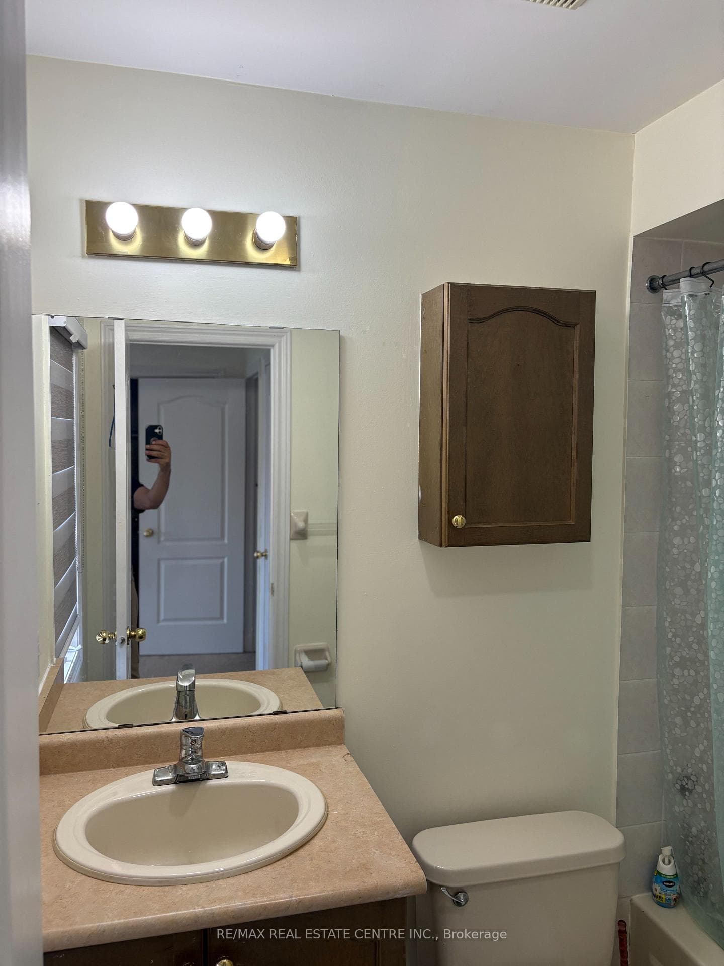 799 Ledbury Crescent photo 20