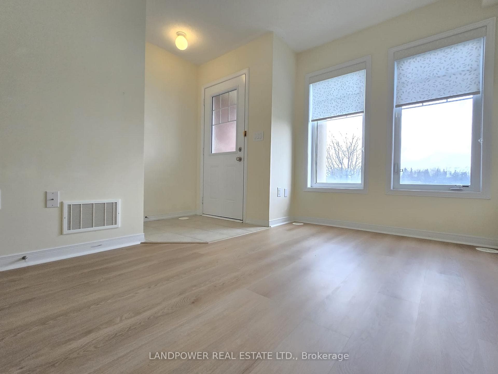 5289 Major Mackenzie Drive photo 6