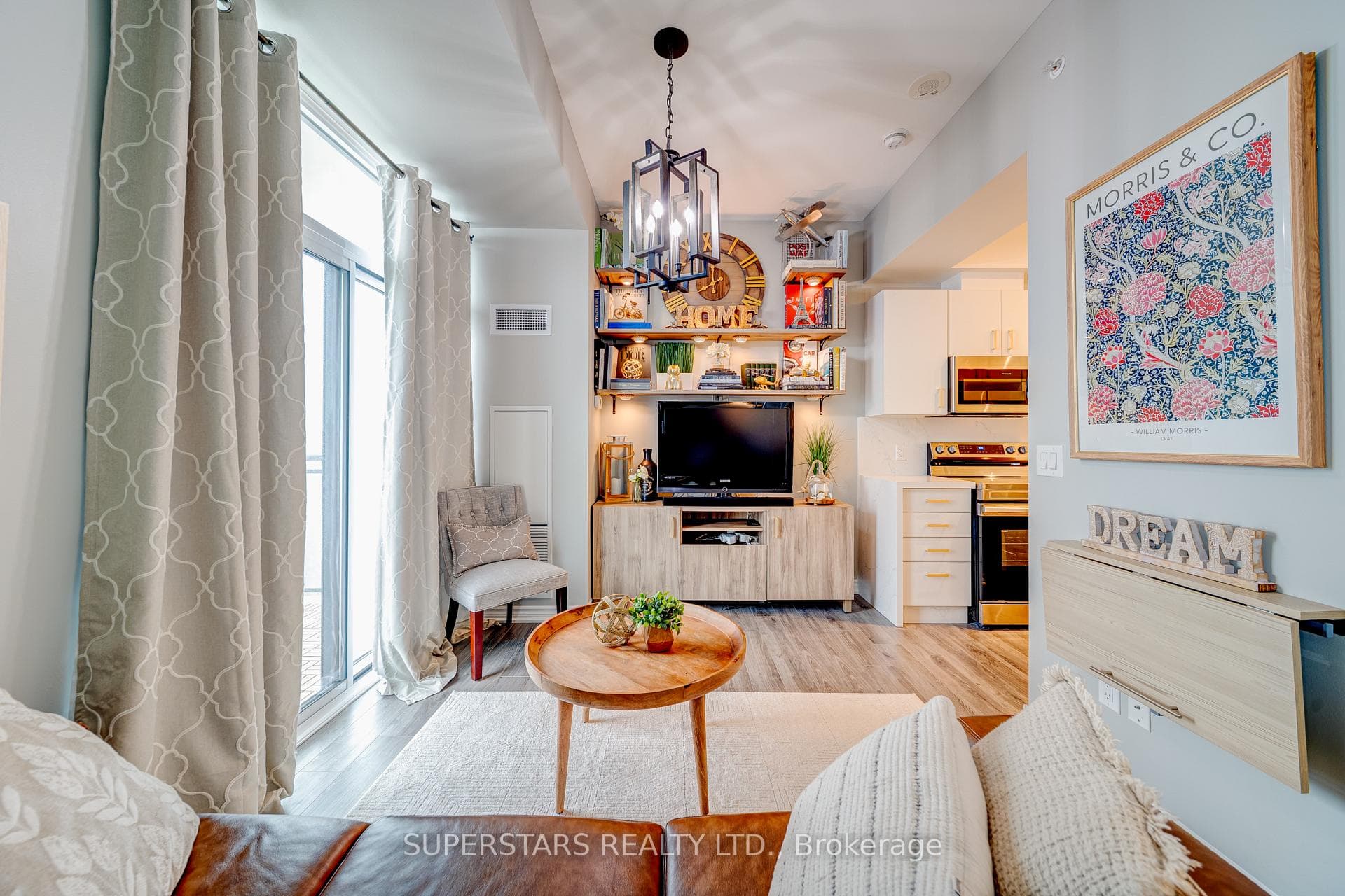 11611 Yonge Street Unit 525 photo 1