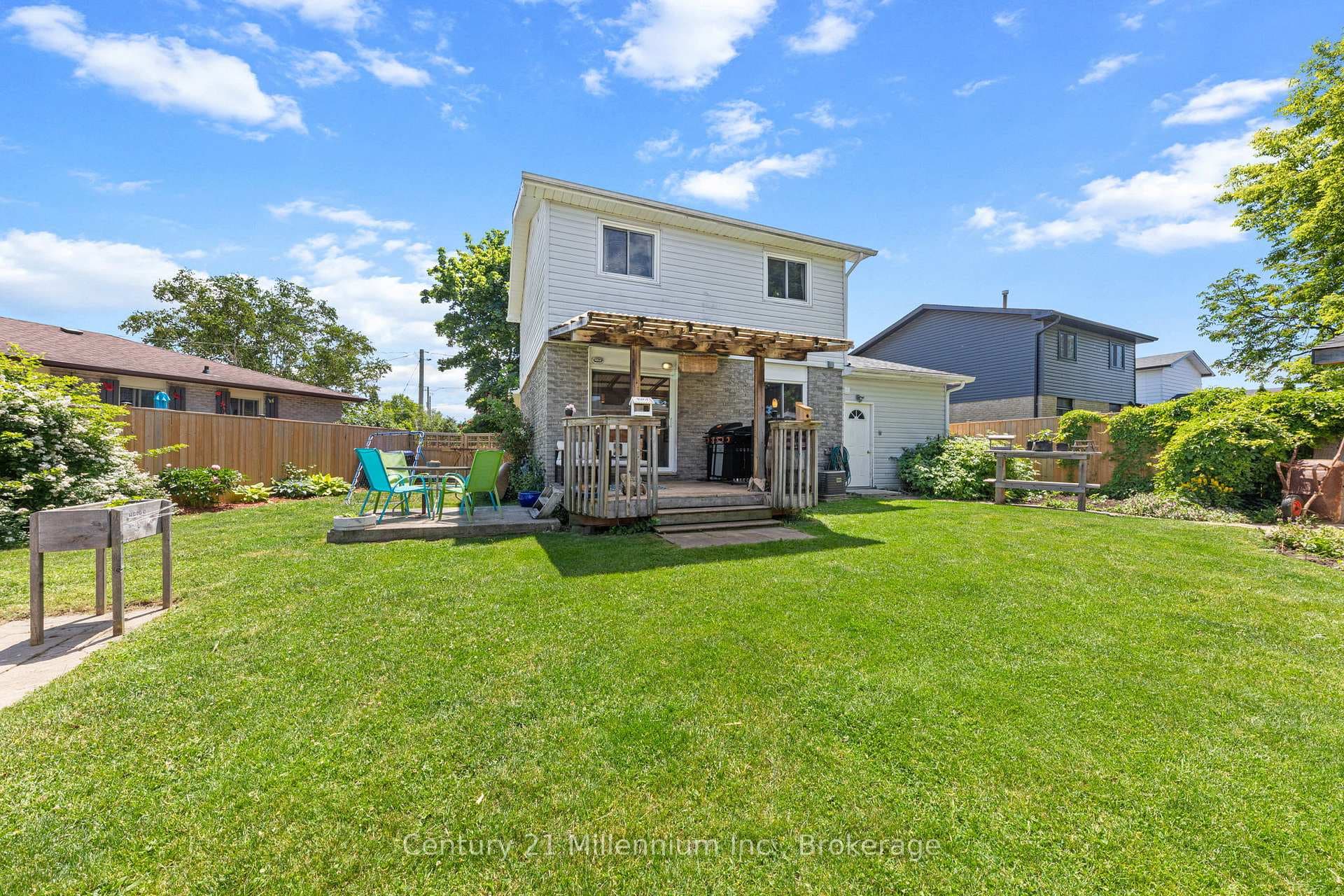 253 Valleyfield Crescent photo 28