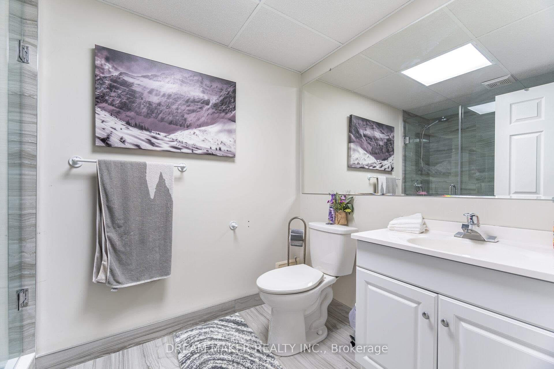756 Third Avenue photo 43