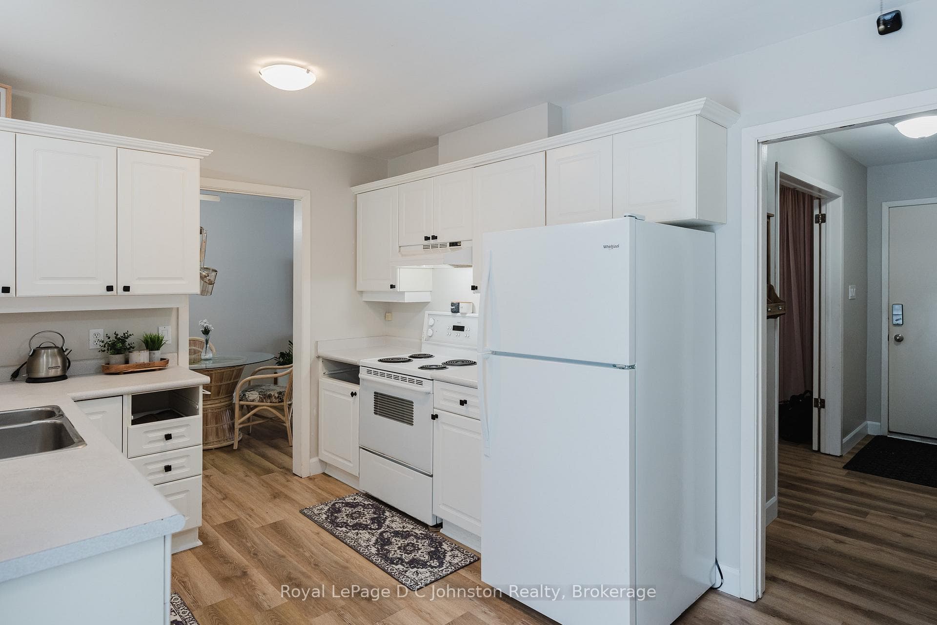 652 Orchard Drive photo 14