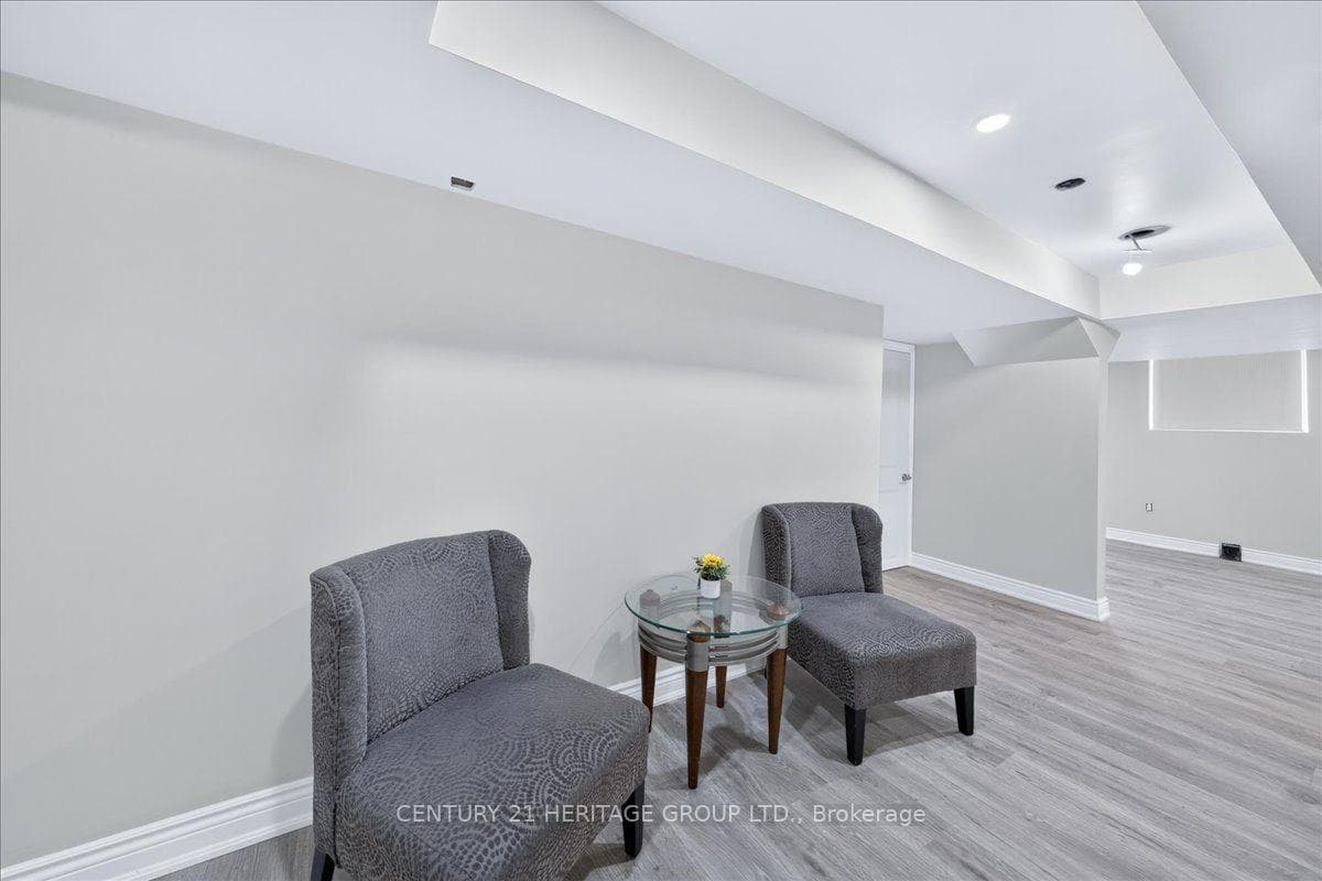 19 Reynolds Avenue photo 44