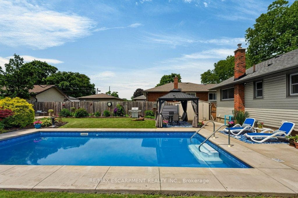 15 Roxanne Drive photo 26