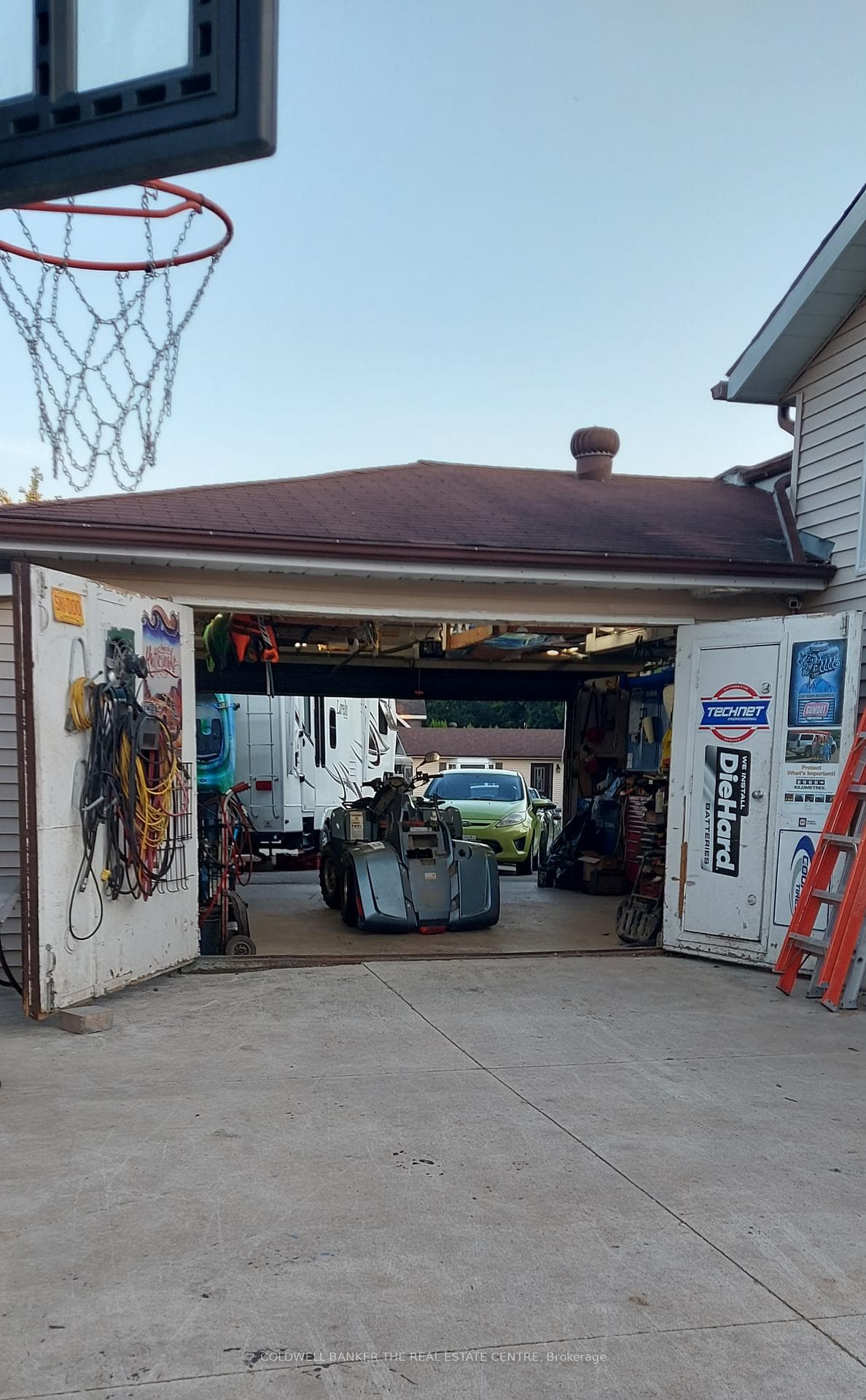 Drive-thru Garage