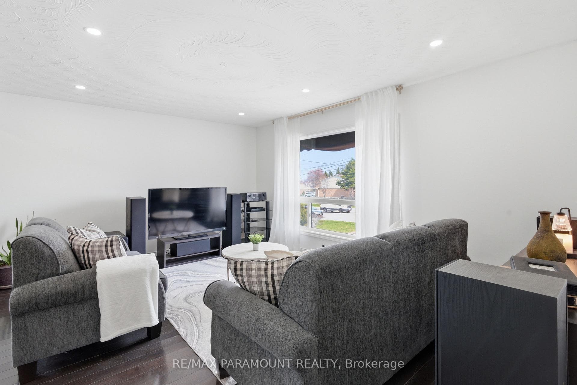1262 Upper Gage Avenue photo 6