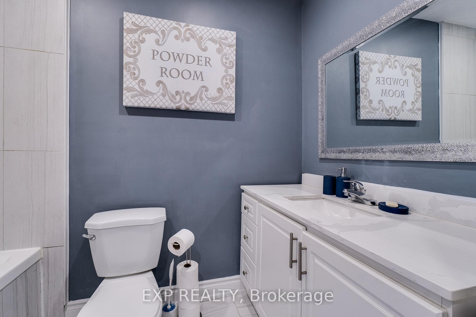 202 Roxborough Avenue photo 23