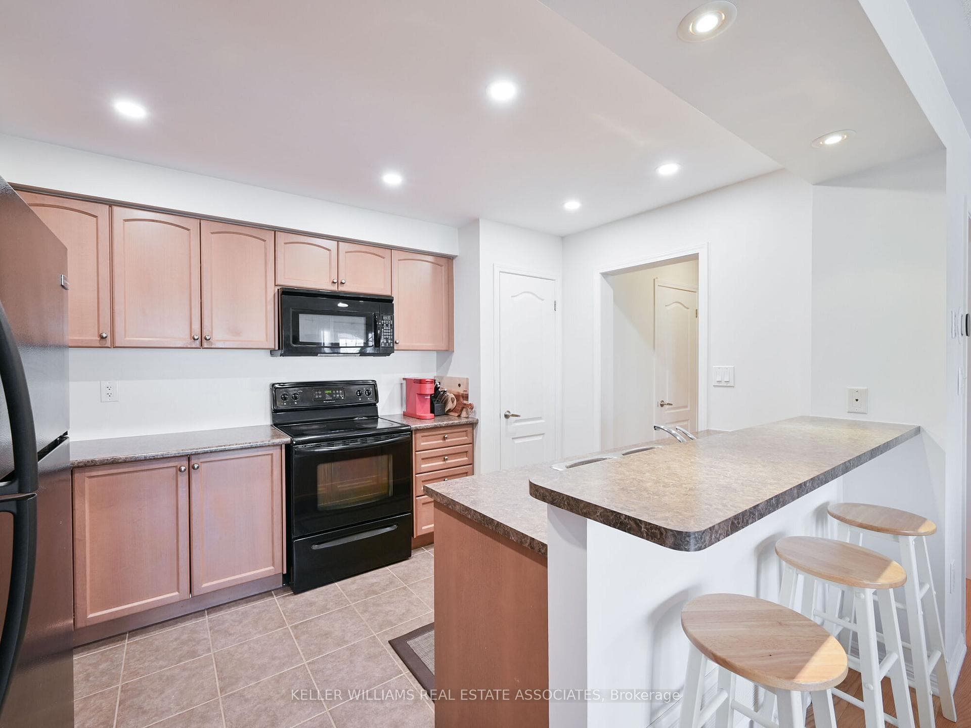 284 Wetenhall Landing N/A photo 8