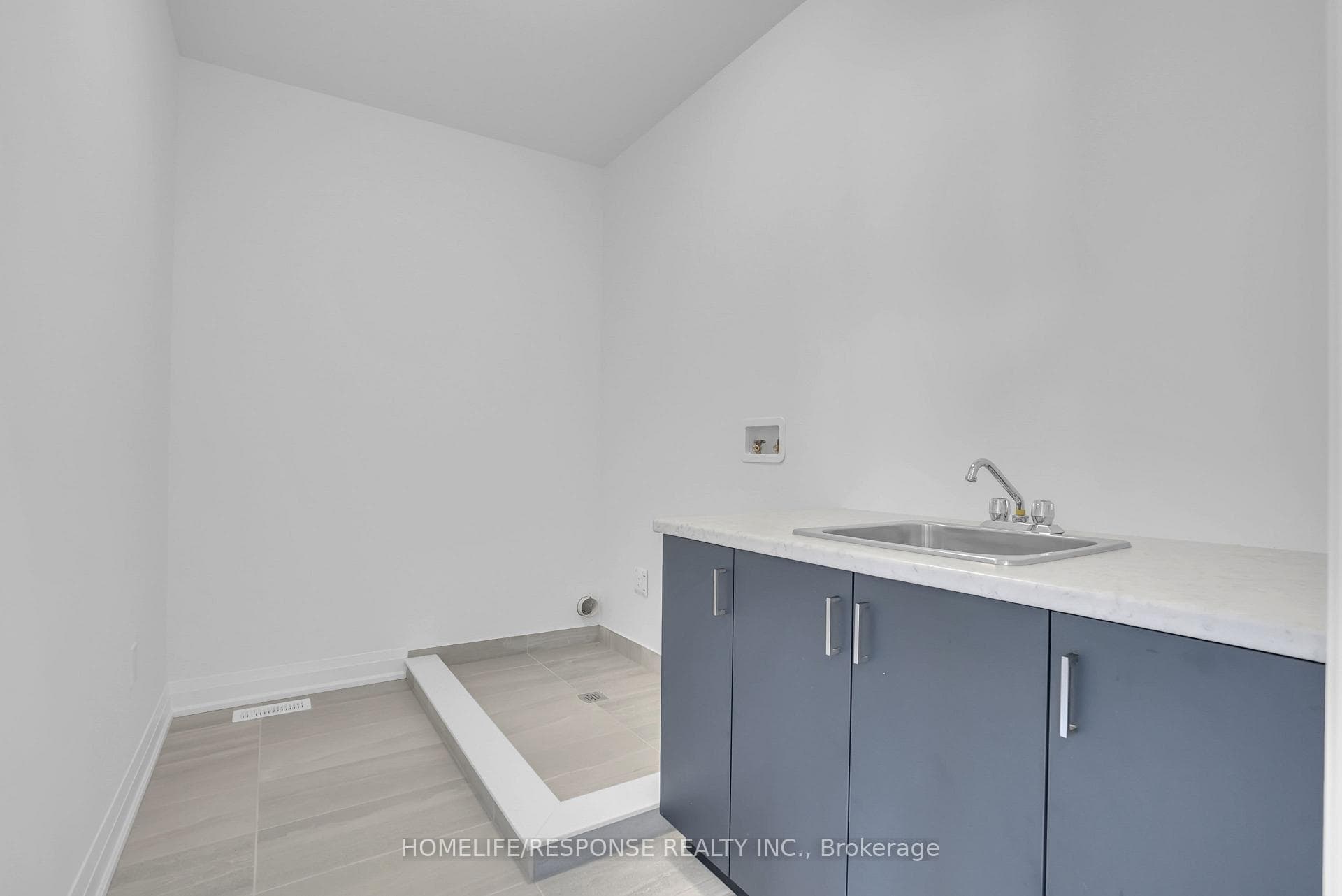 68 RADOME Drive photo 12