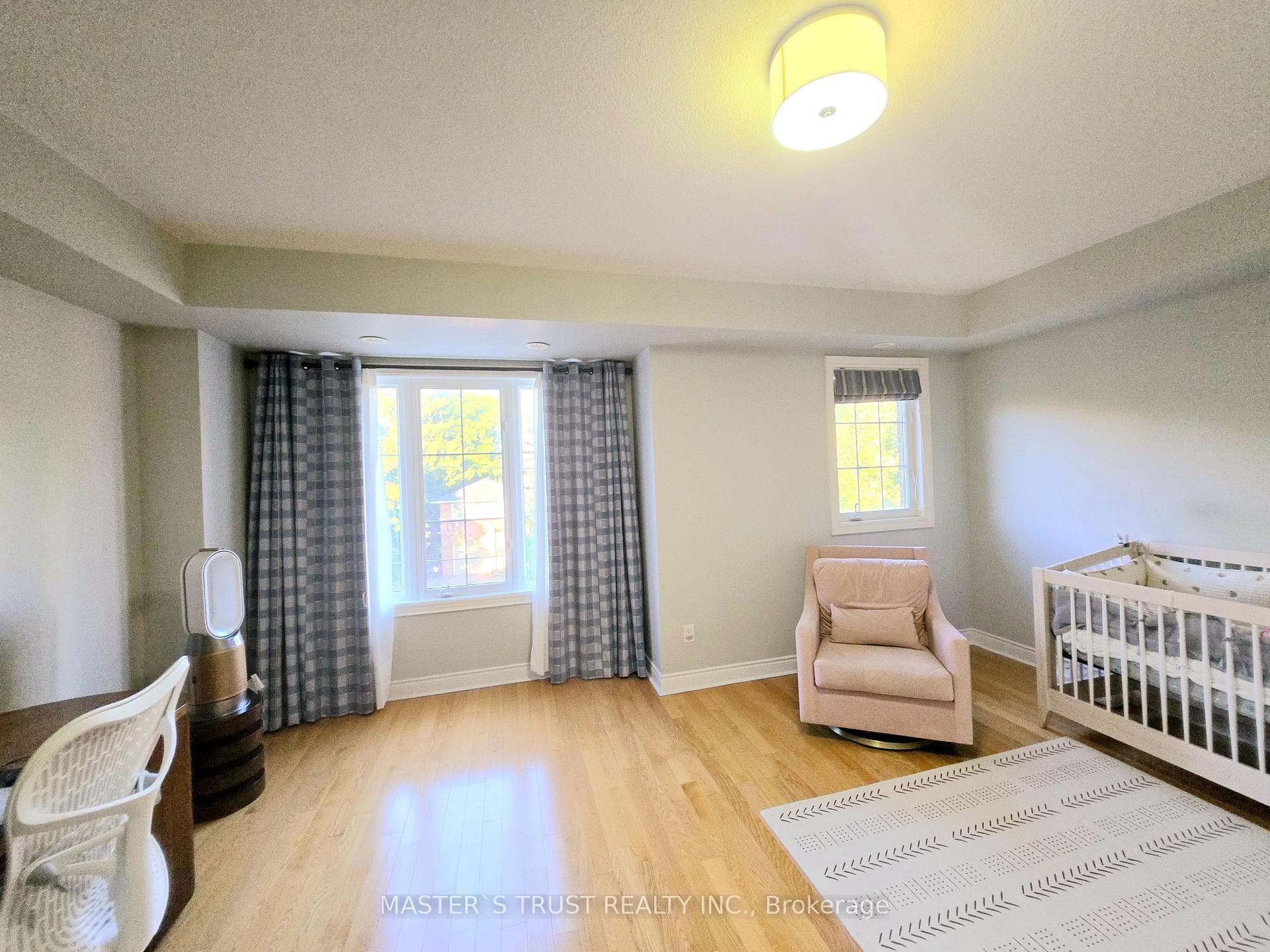 8 Basswood Road photo 12