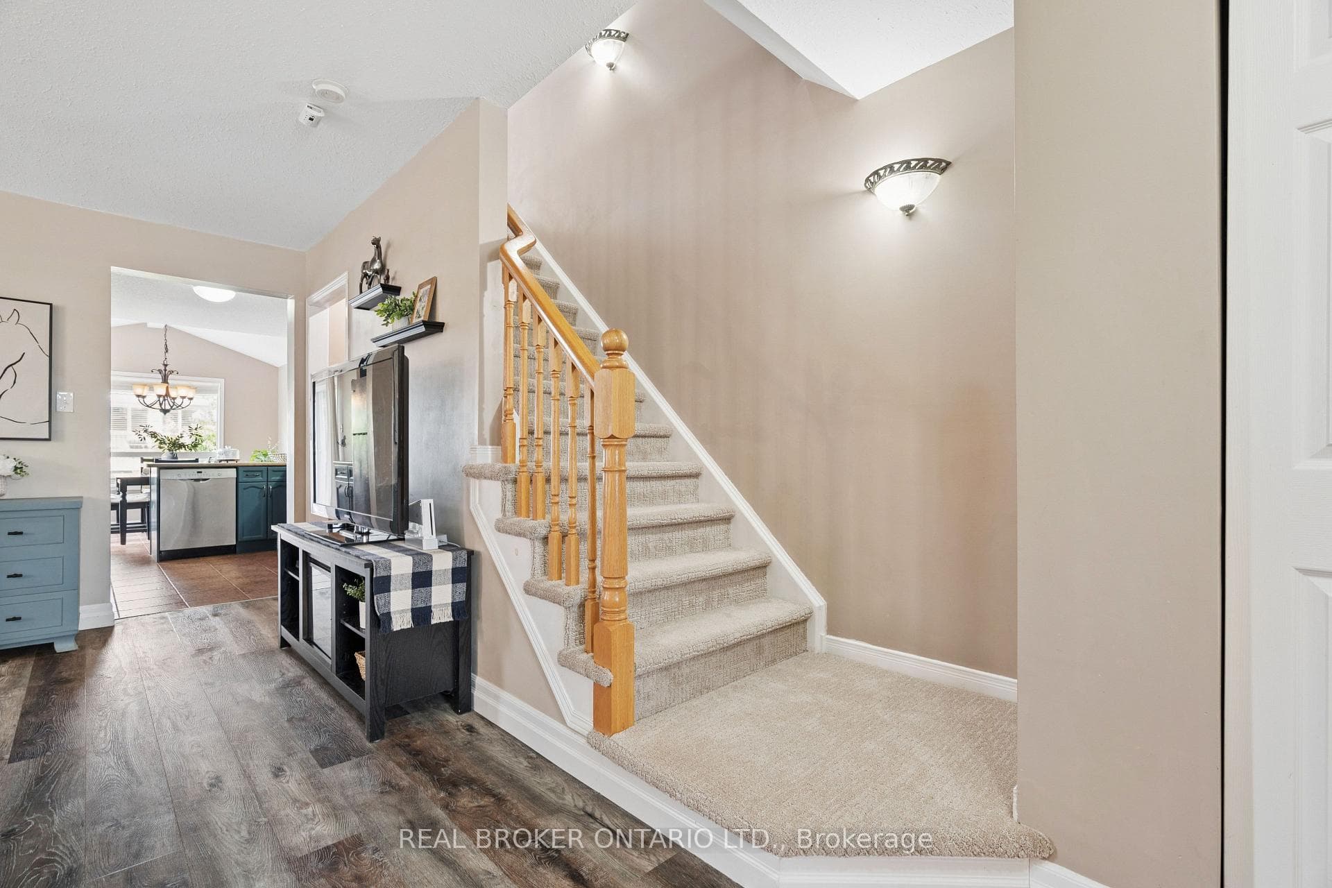 22 Sandcreek Lane photo 17