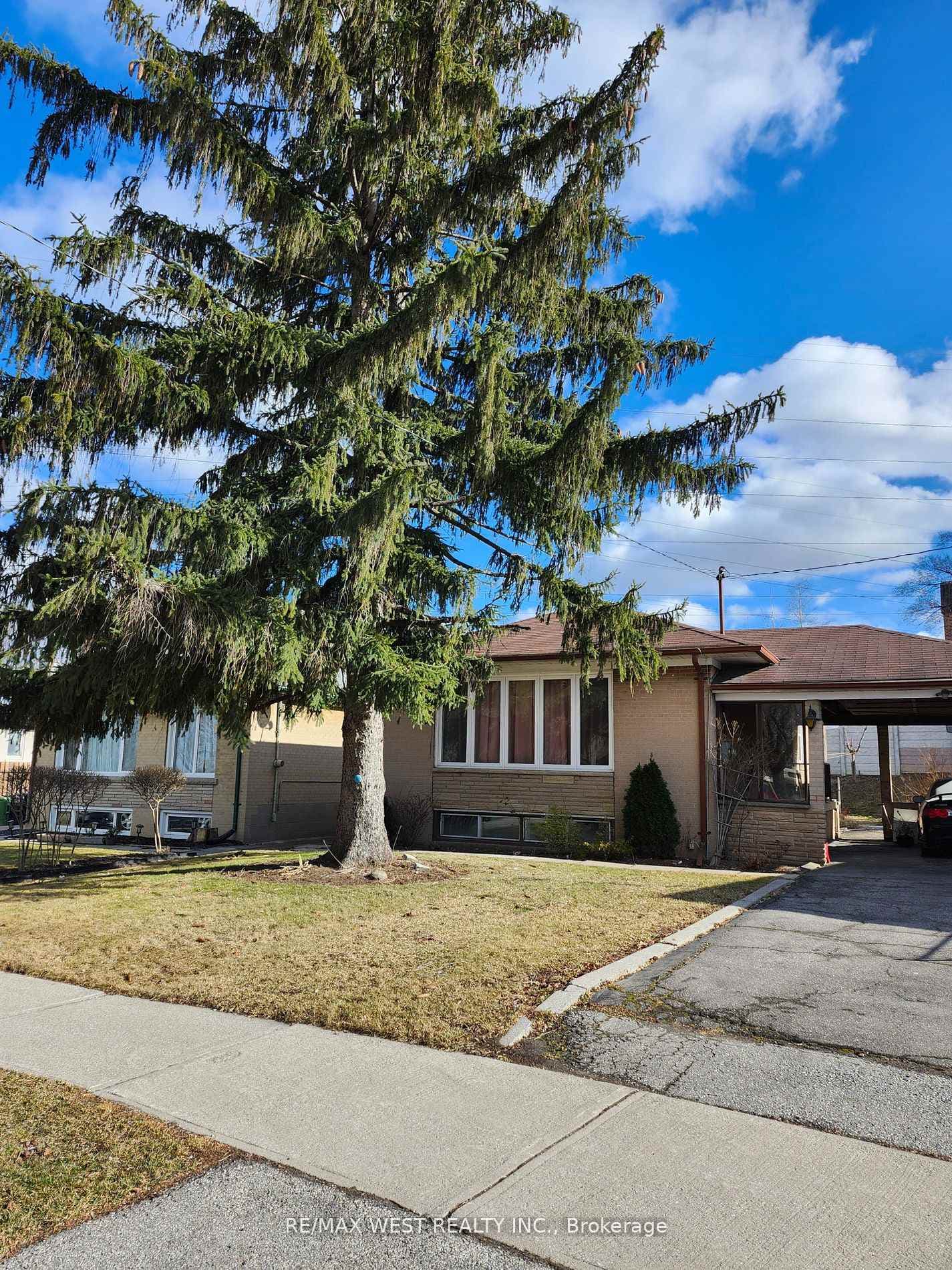 99 Stavely Crescent photo 1