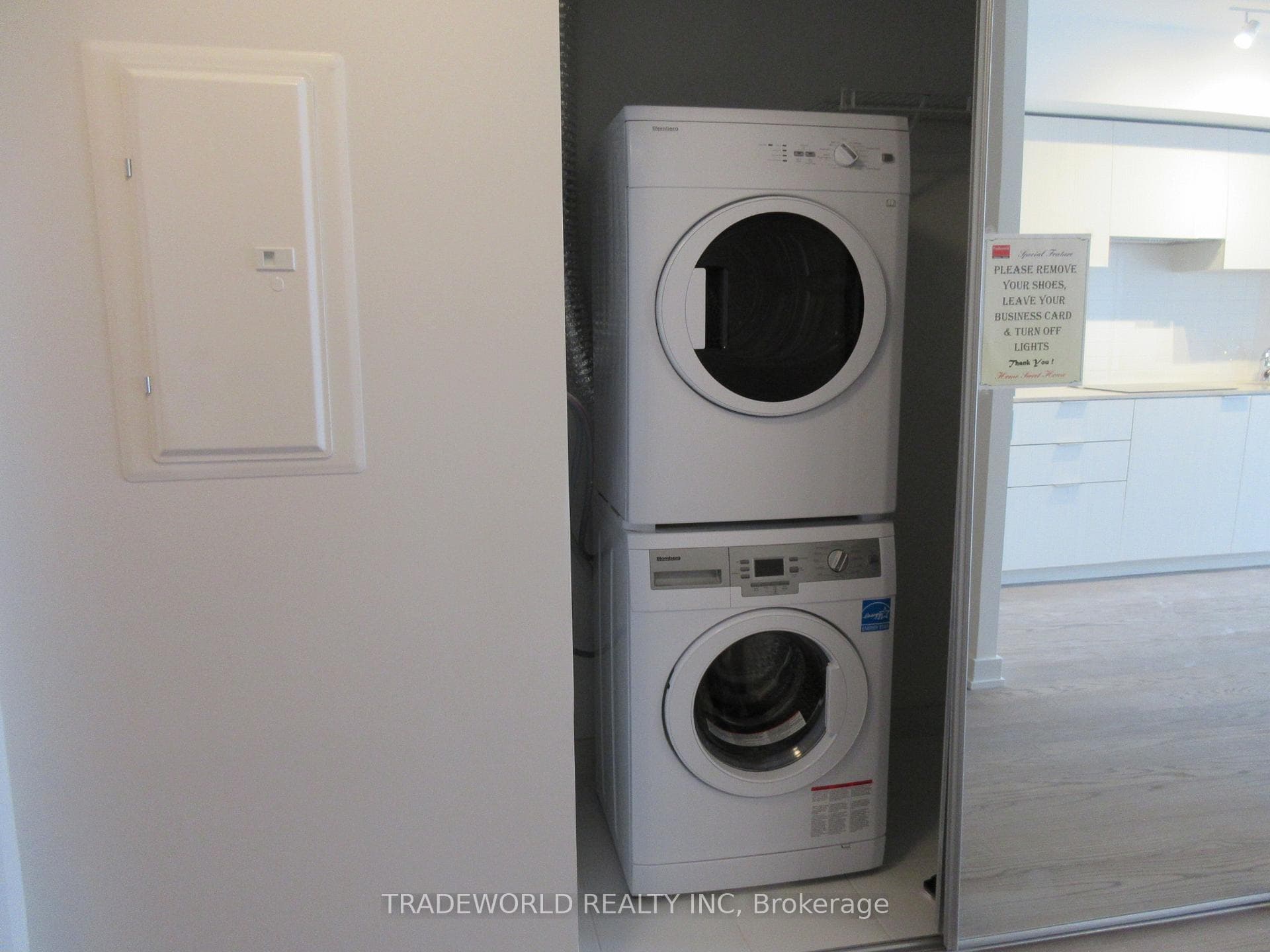 11 Wellesley Street Unit 1609 photo 7