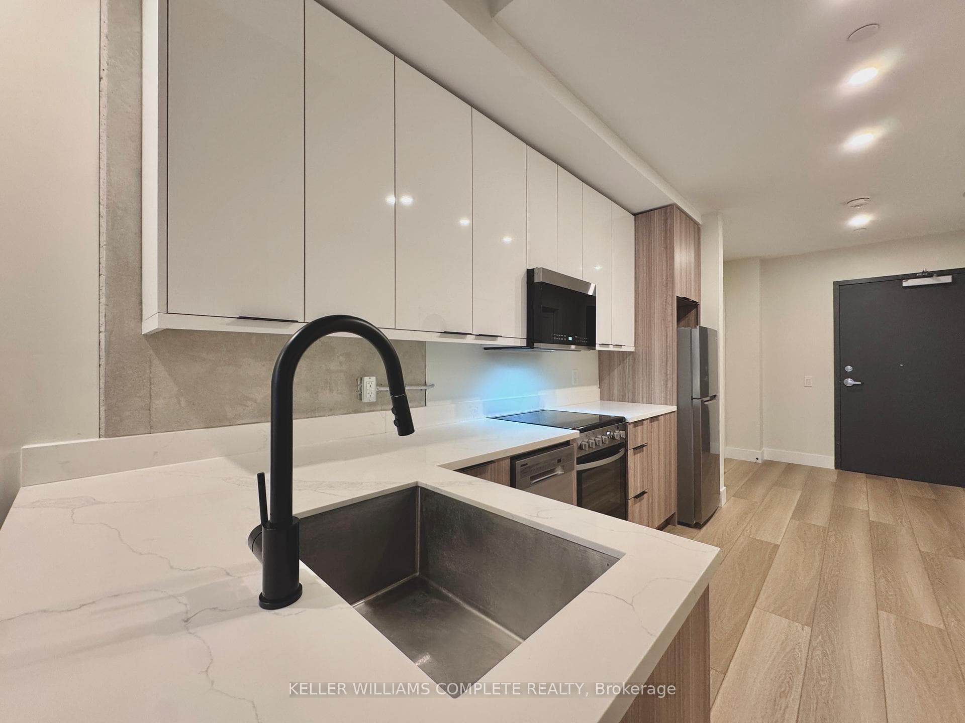 169 James Street Unit 401 photo 6