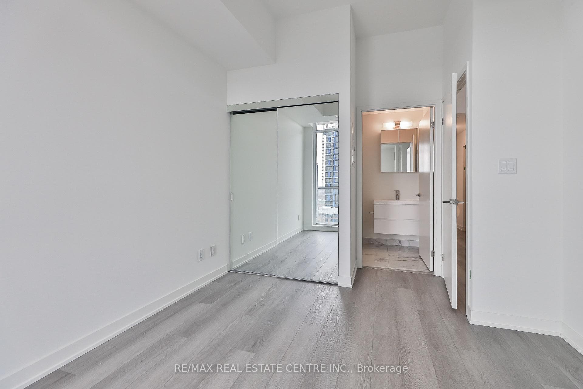 8119 Birchmount Road Unit A1803 photo 21