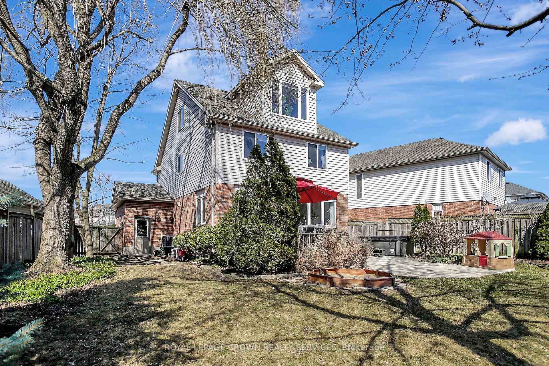 60 Northcliffe Crescent photo 24