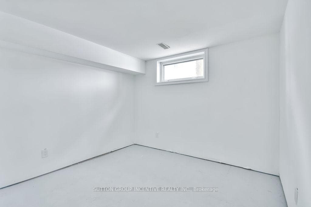 167 Bay Street photo 26