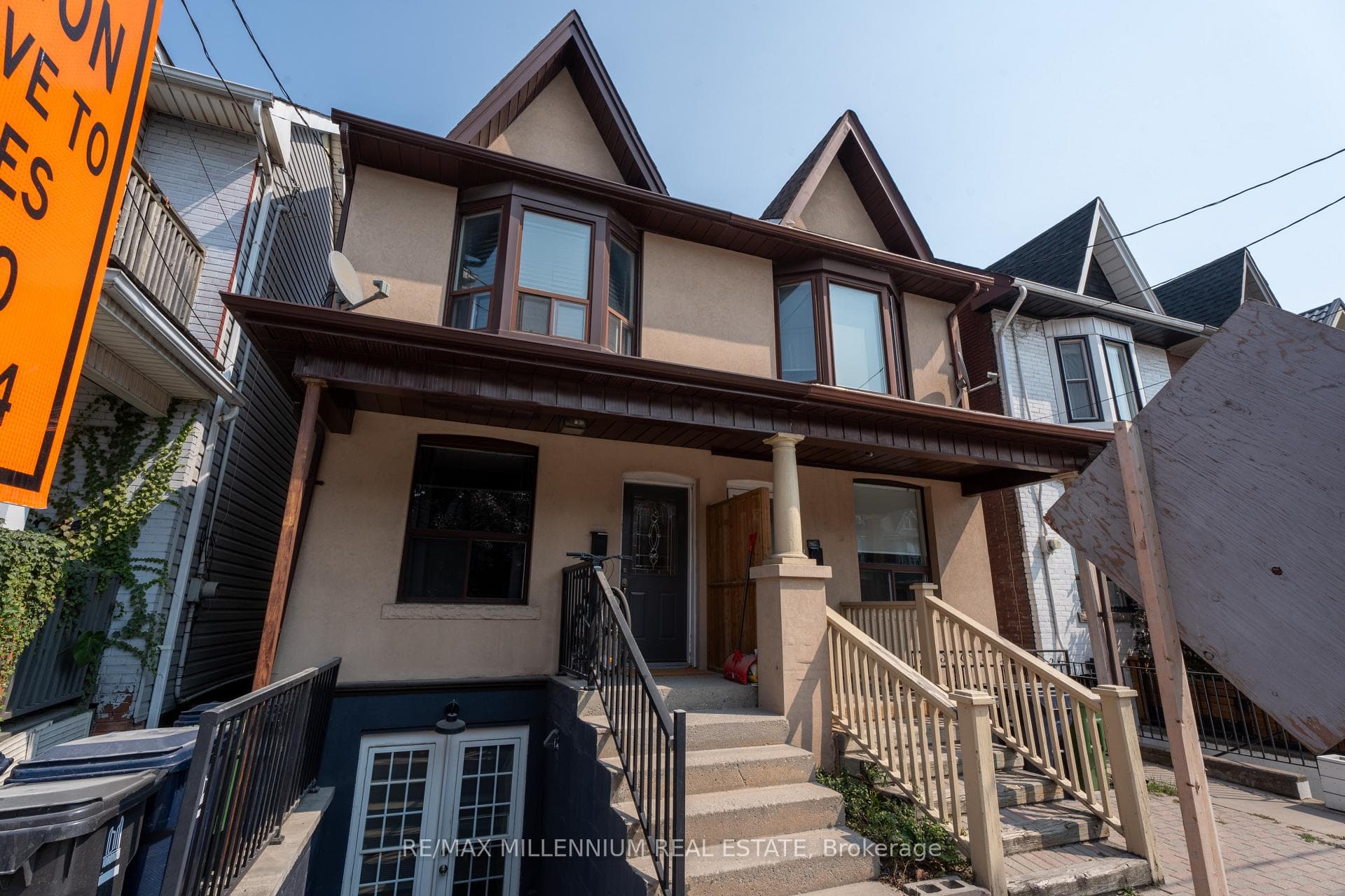 797 Pape Avenue Unit Main photo 2