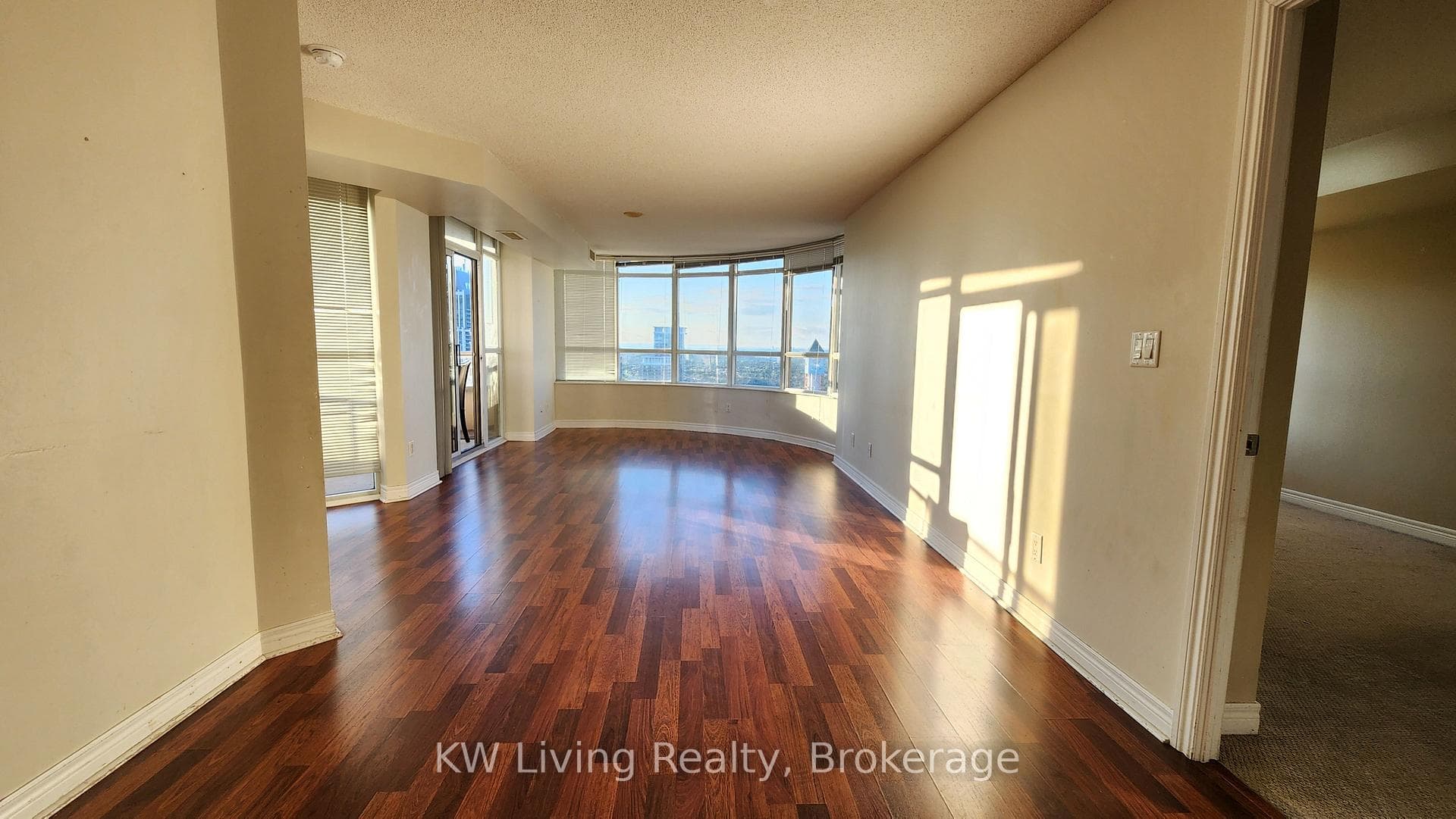 310 Burnhamthorpe Road Unit 3402 photo 6