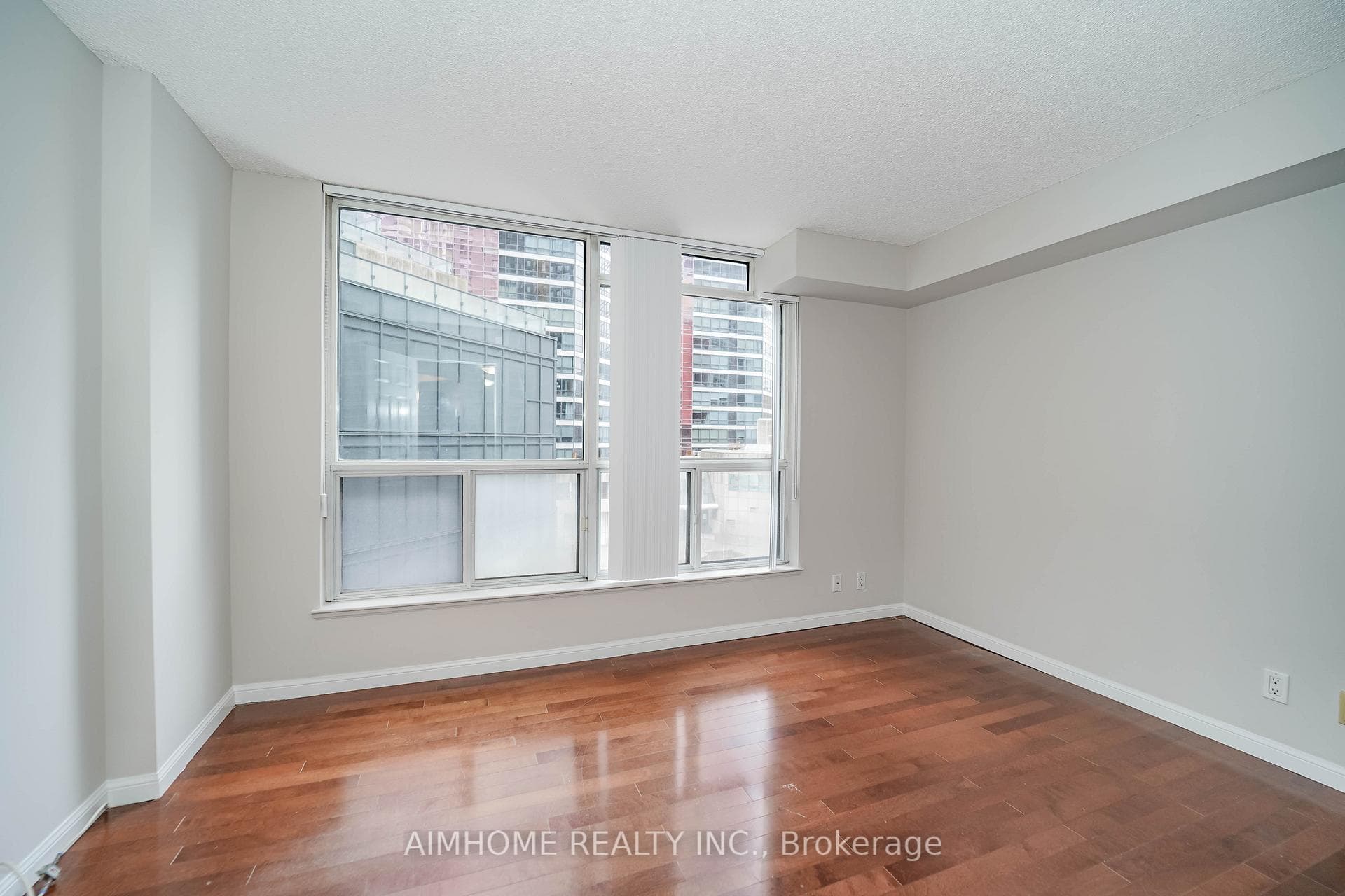 24 Wellesley Street Unit 504 photo 7