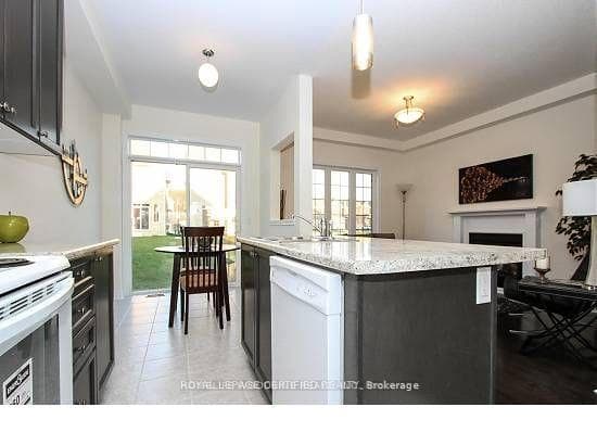 683 Baldwin Crescent photo 6