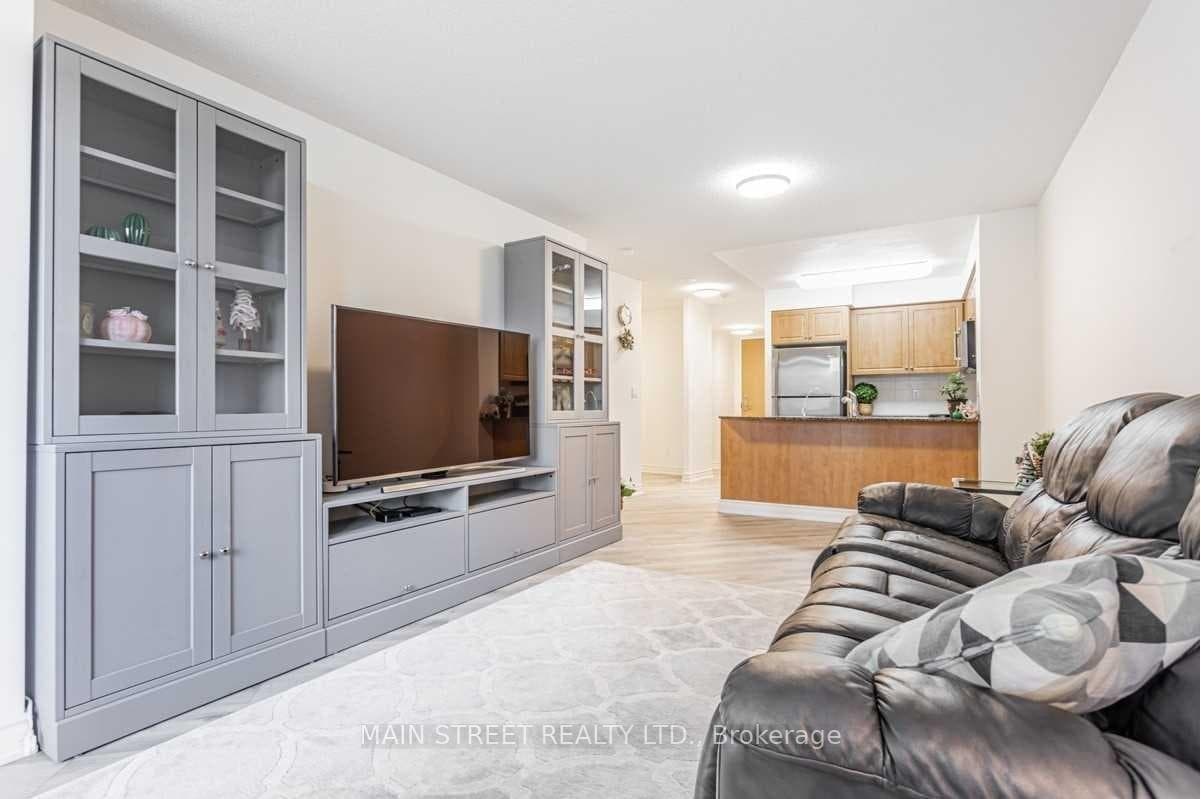 509 Beecroft Road Unit 816 photo 12