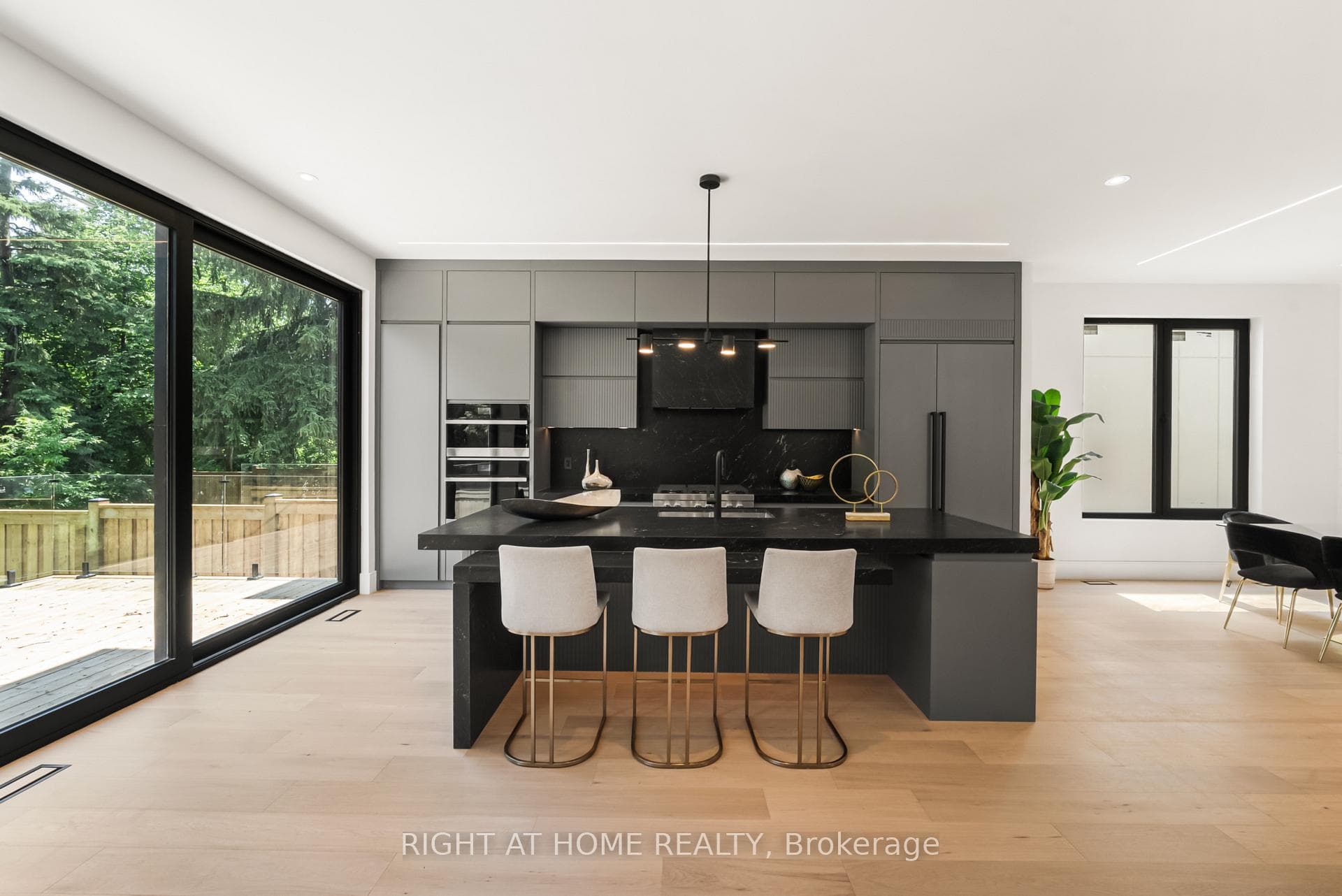 1209 Canterbury Road photo 14