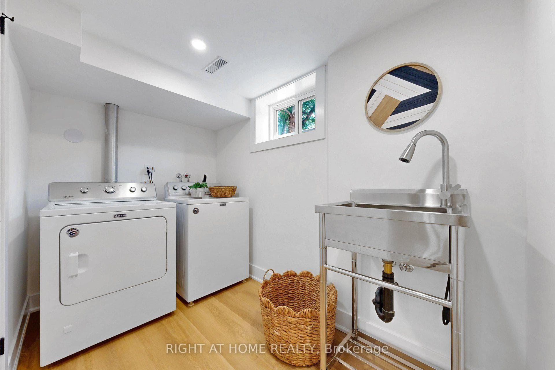 36 Huntsmoor Road photo 24