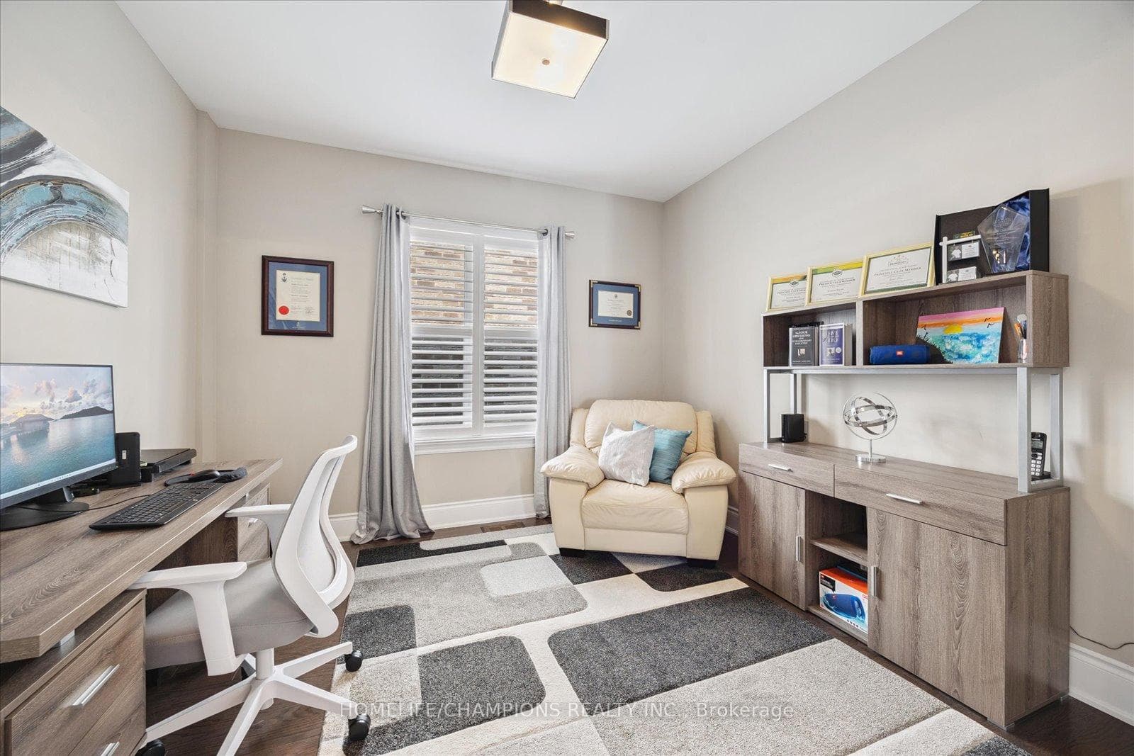 1612 Sandhurst Crescent photo 10