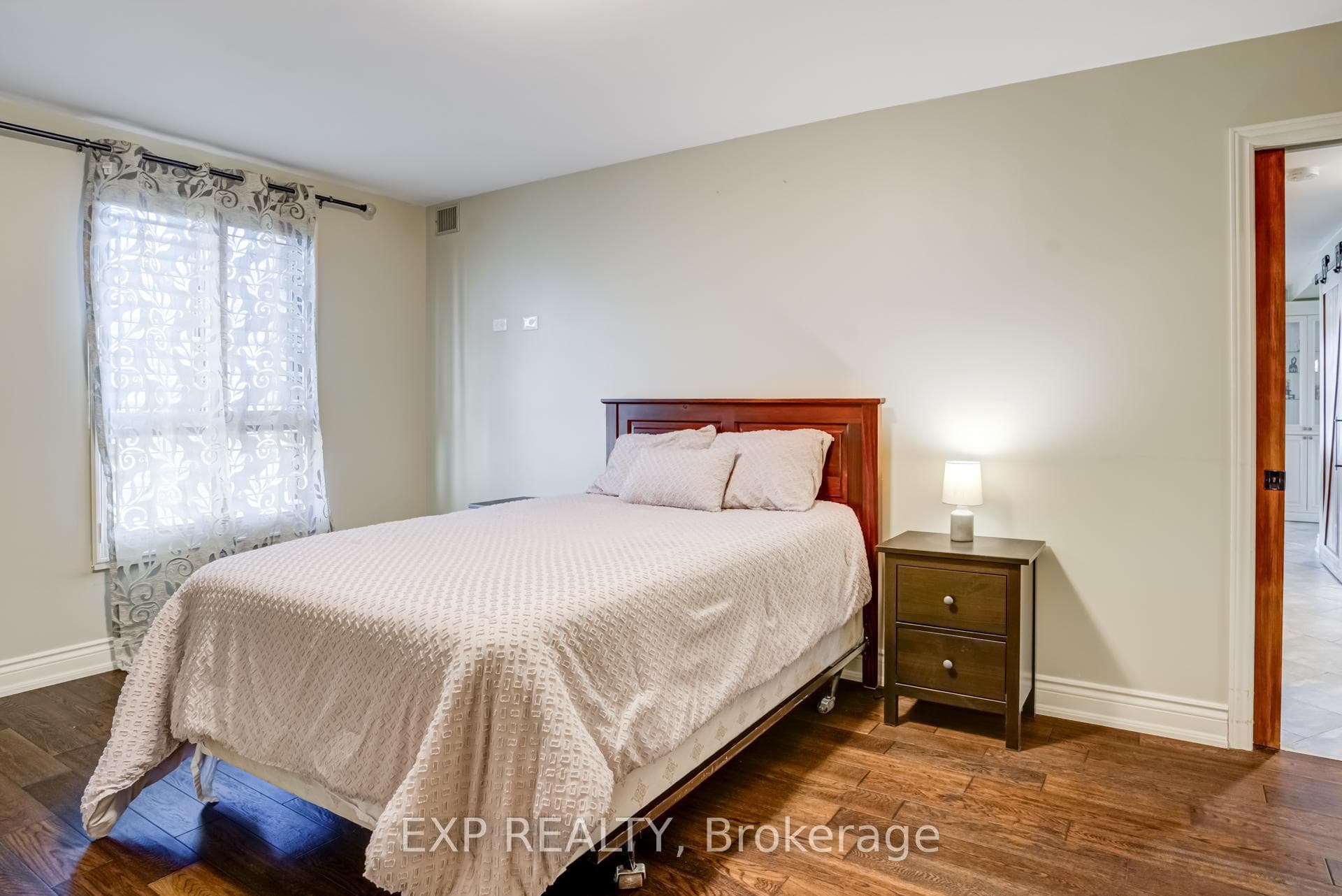 15390 Yonge Street Unit 404 photo 22