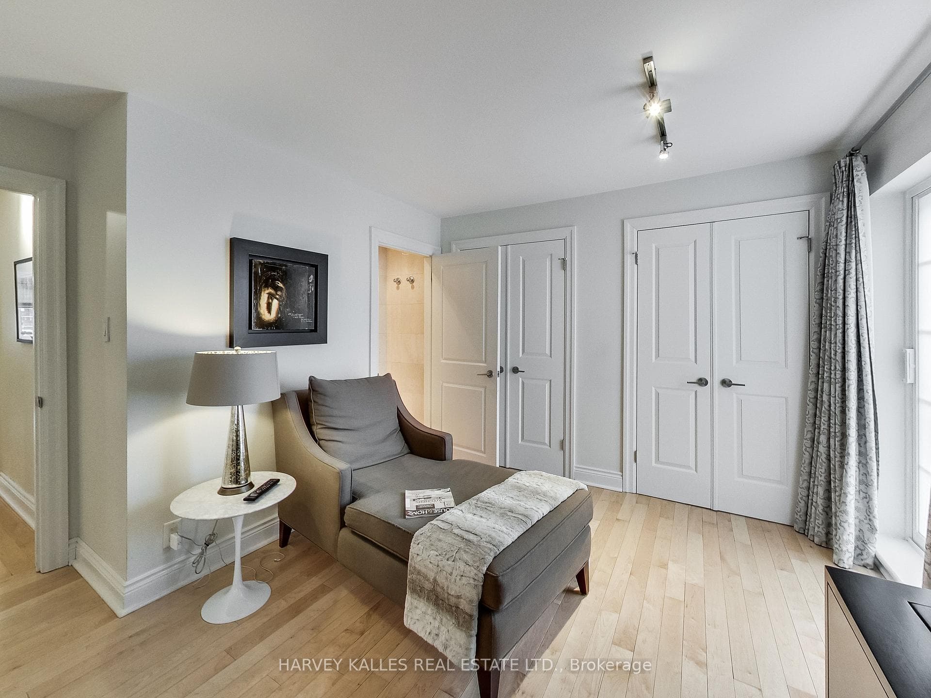 9 Highbourne Road photo 24
