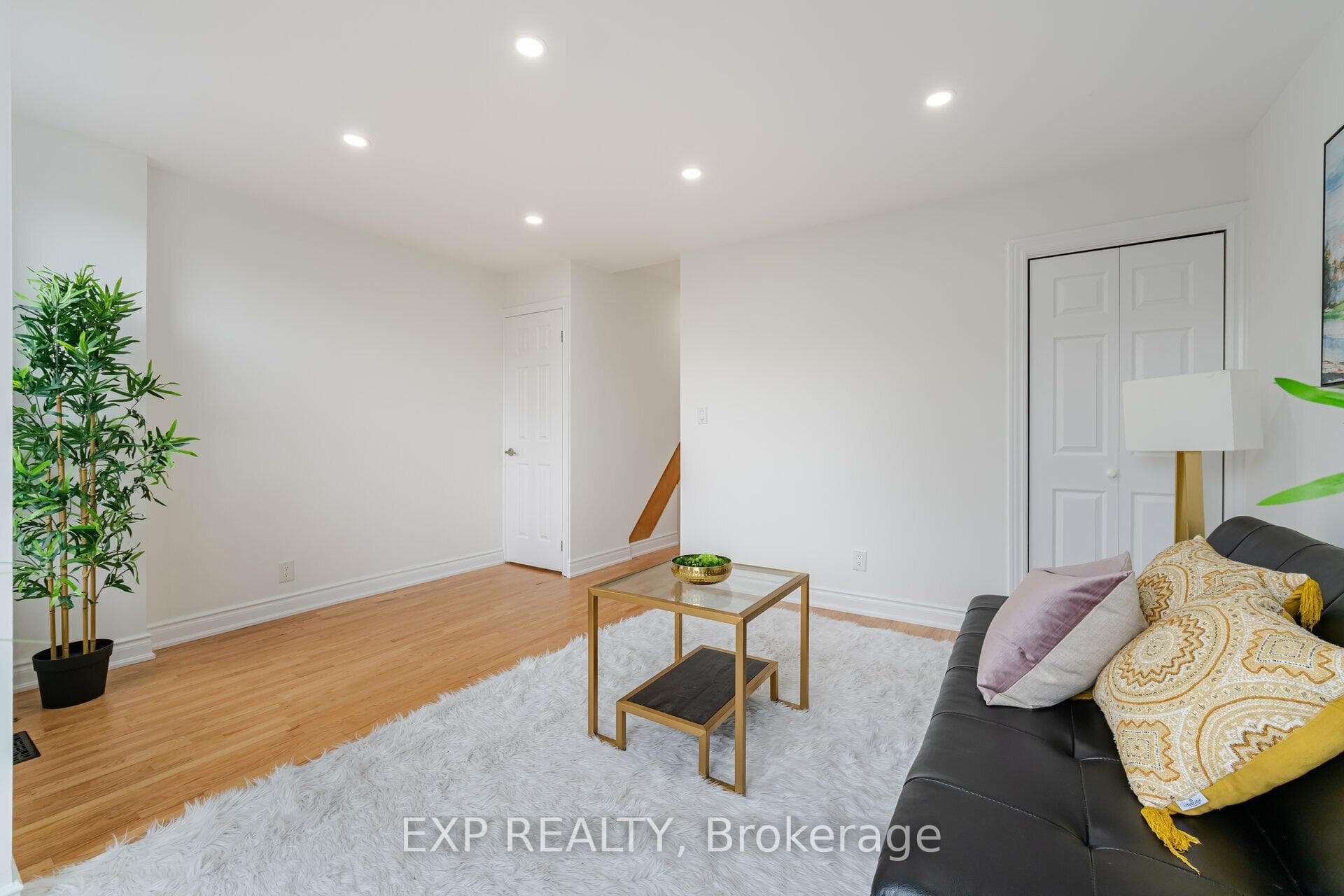 250 Saint Clarens Avenue photo 19