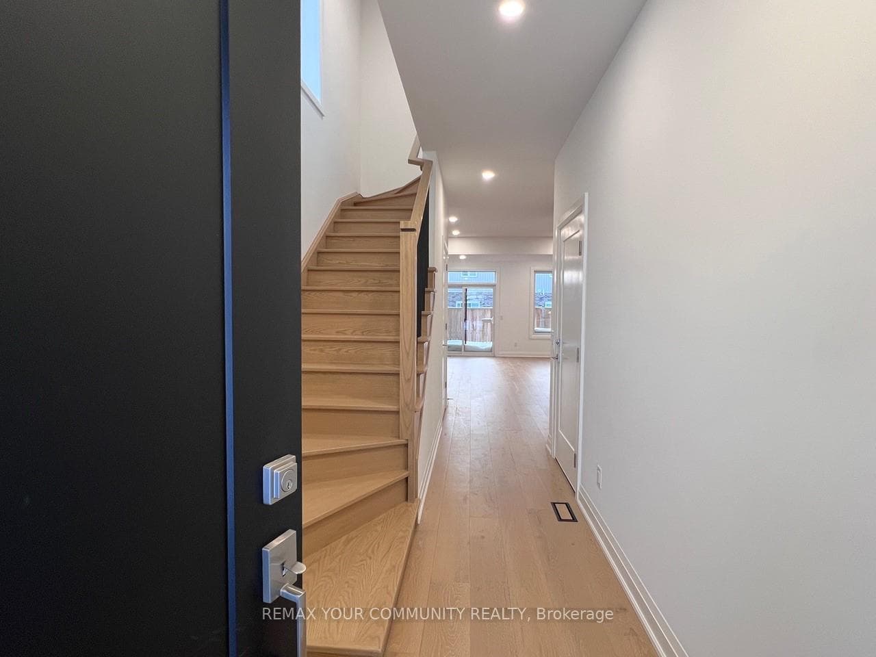 7453 Matteo Drive photo 2