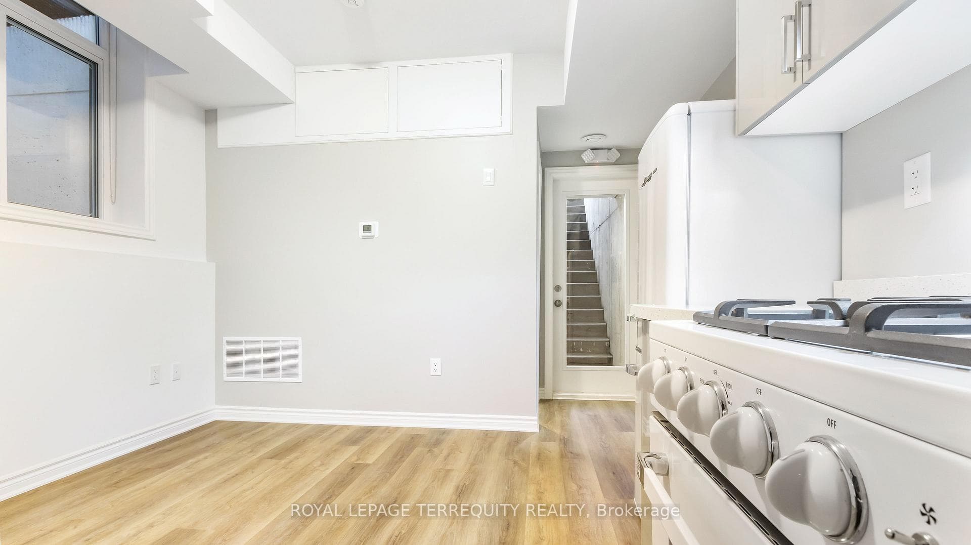 646 Lansdowne Avenue Unit 5 photo 9