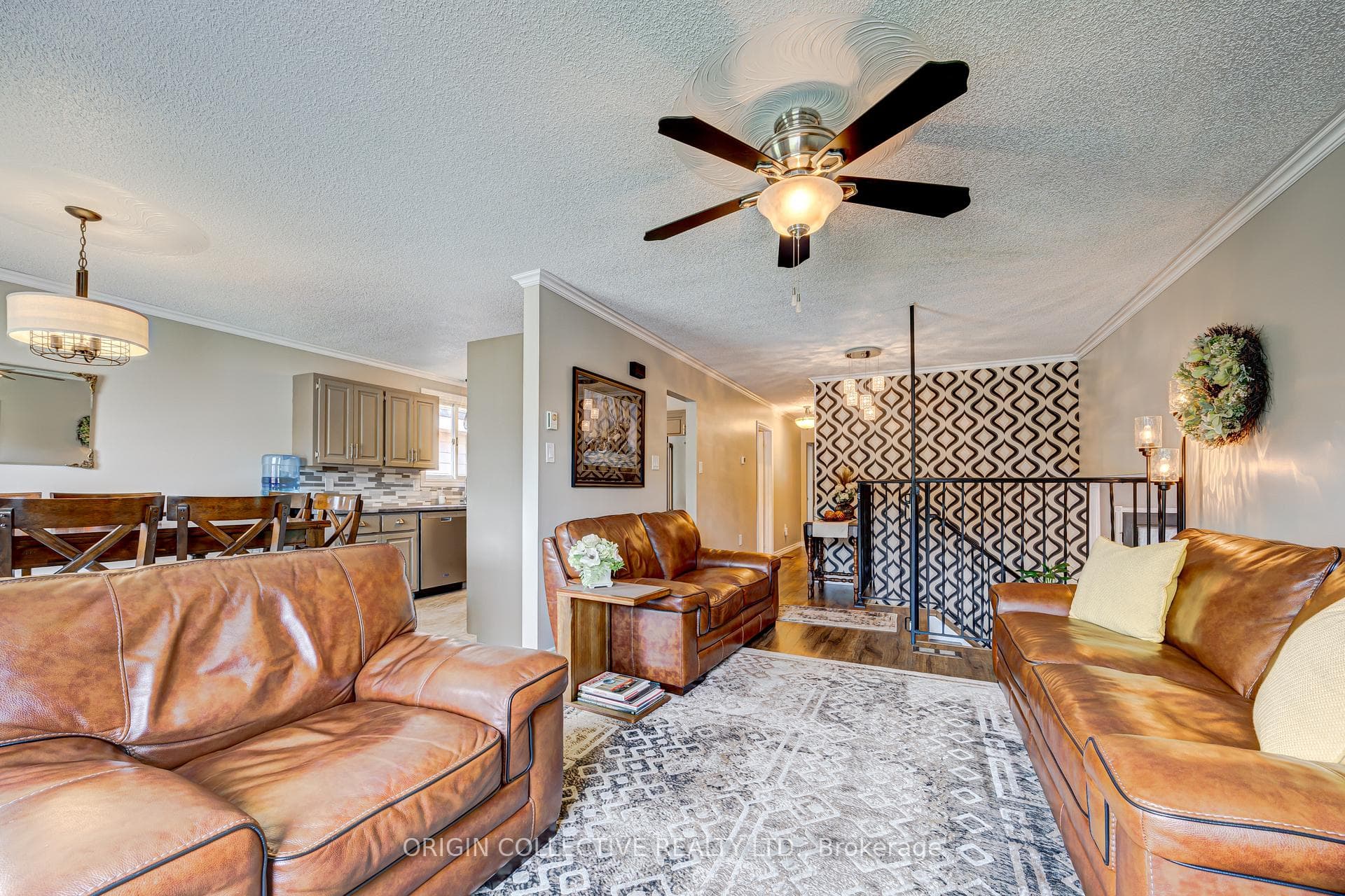 444 William Street photo 7