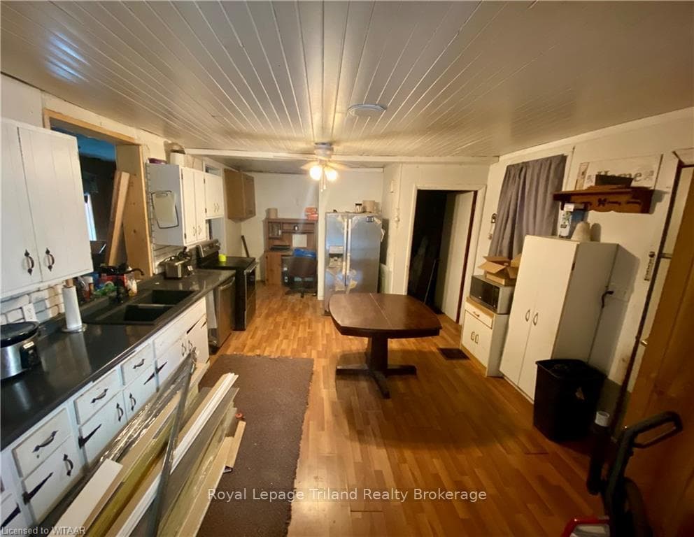 Spacious Eat-In Kitchen
