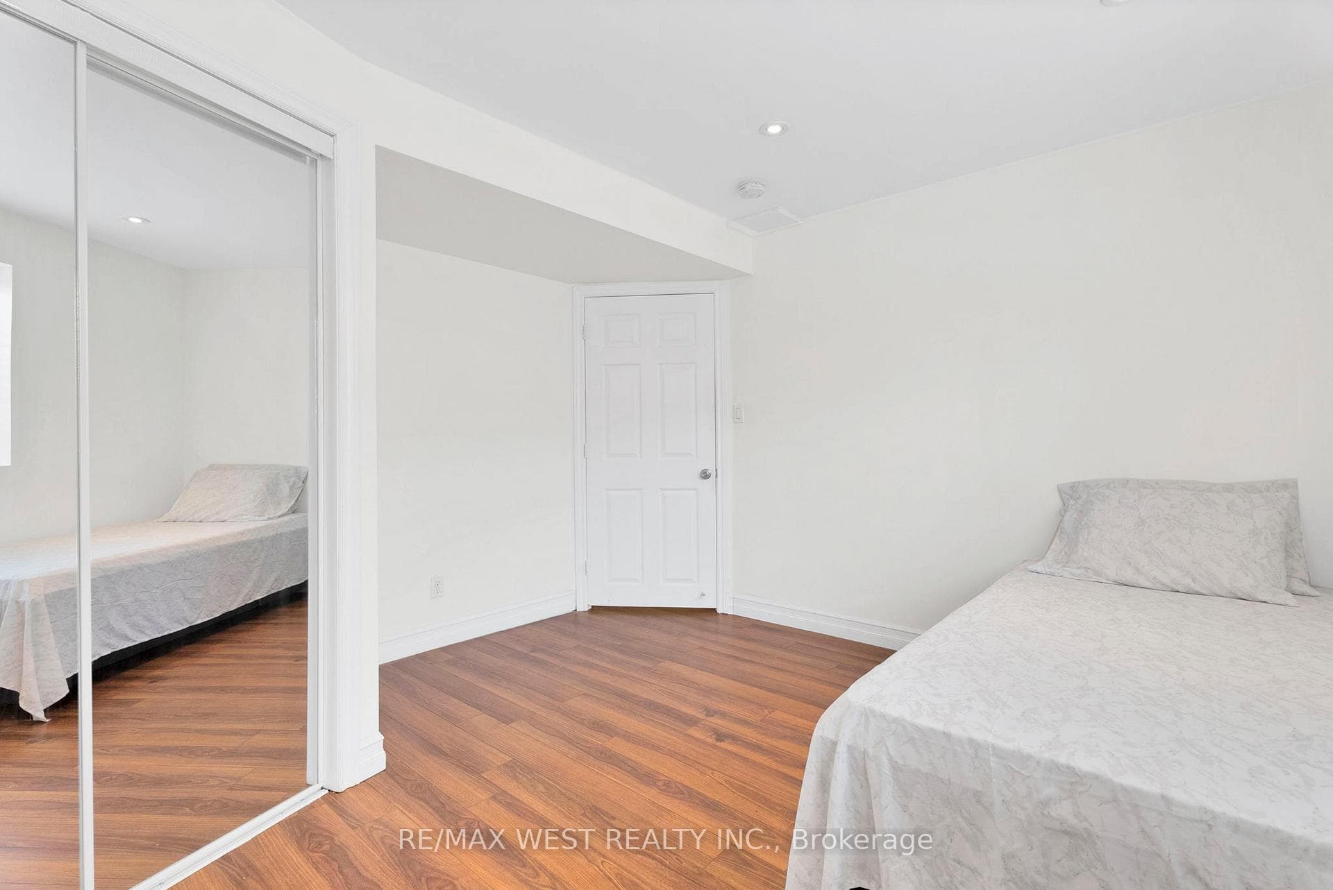 49 Angelgate Road photo 34