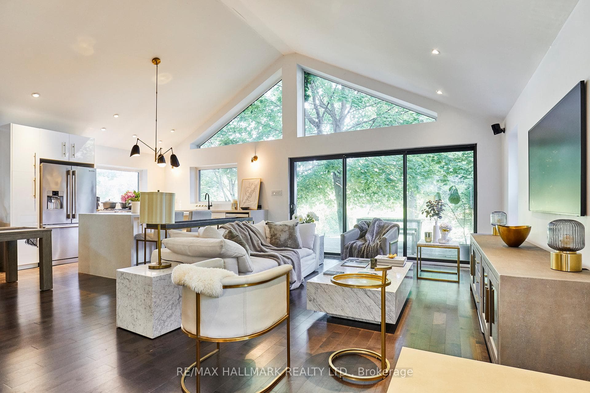 72 Sunnypoint Crescent photo 12