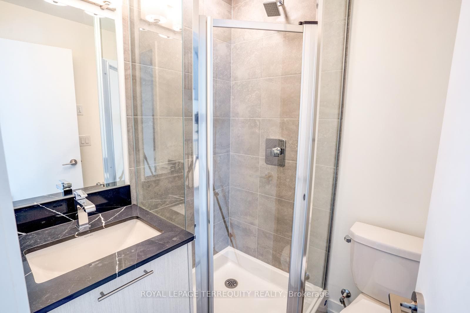 861 Sheppard Avenue Unit 43 photo 21