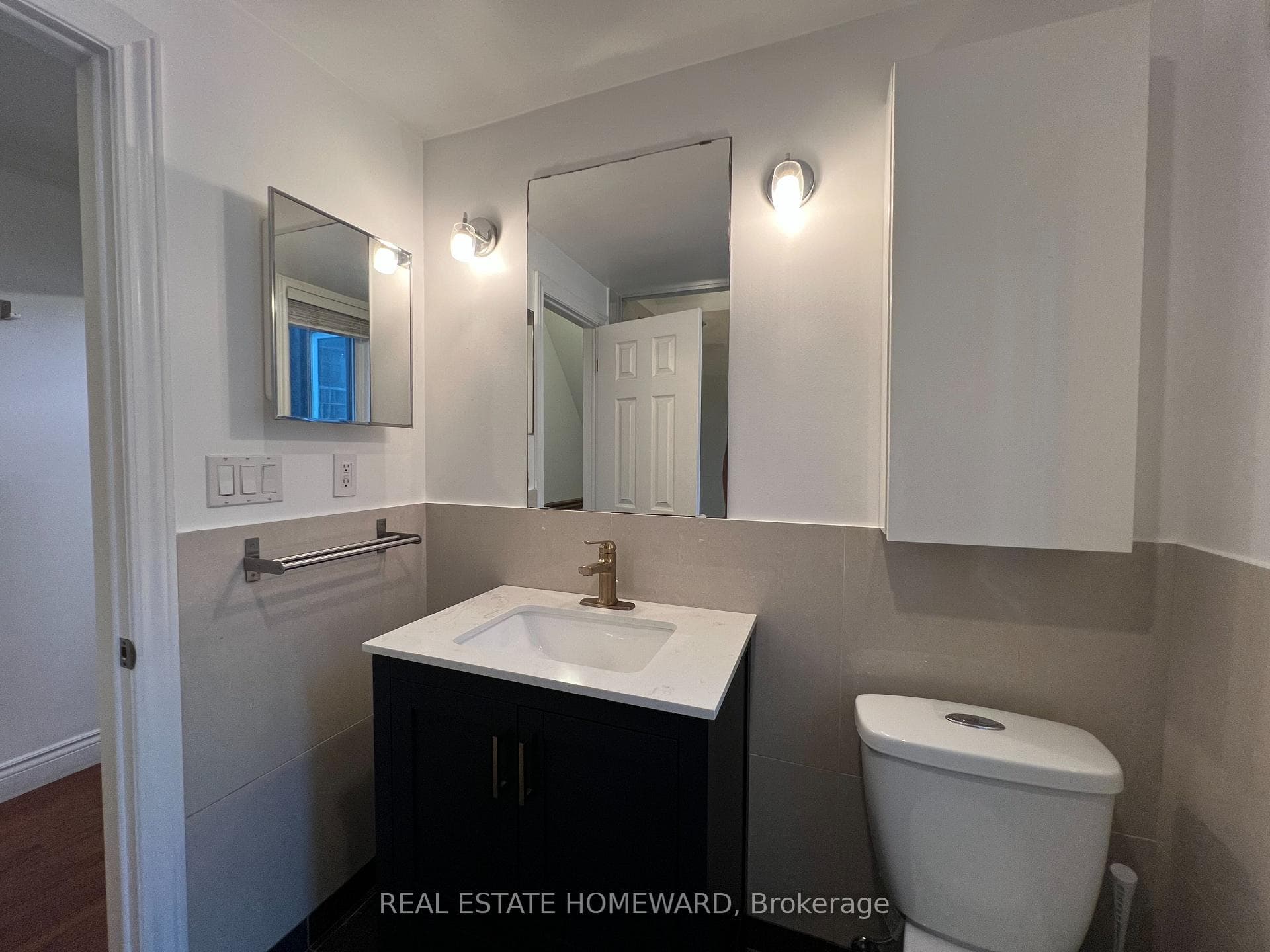 220 Pape Avenue Unit Upper photo 15